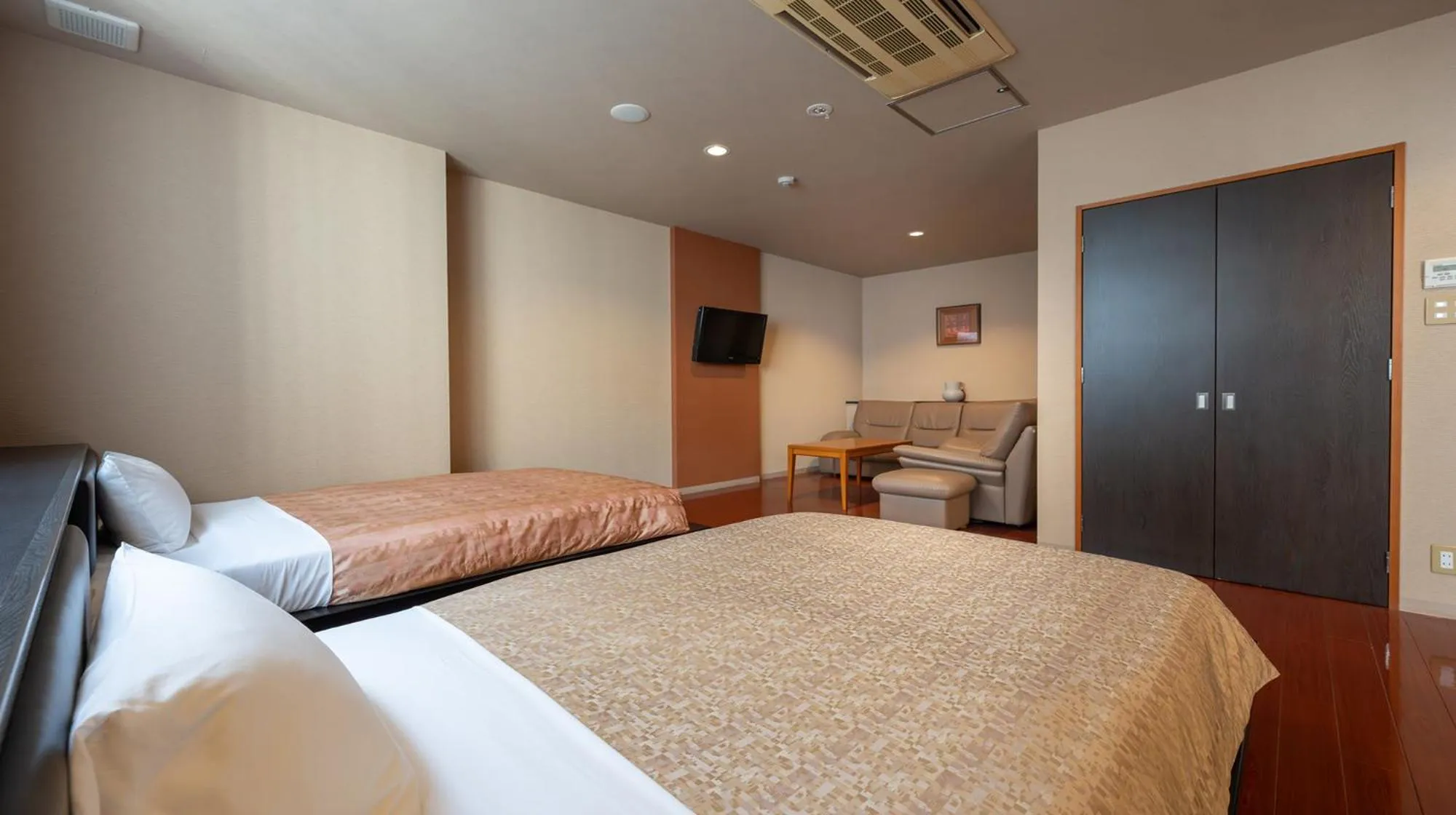 Bedroom, Bed in Quintessa Hotel Fukuoka watanabedori Comic&Books