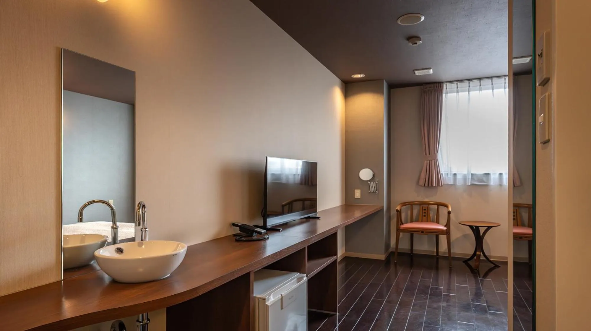 Photo of the whole room in Quintessa Hotel Fukuoka watanabedori Comic&Books