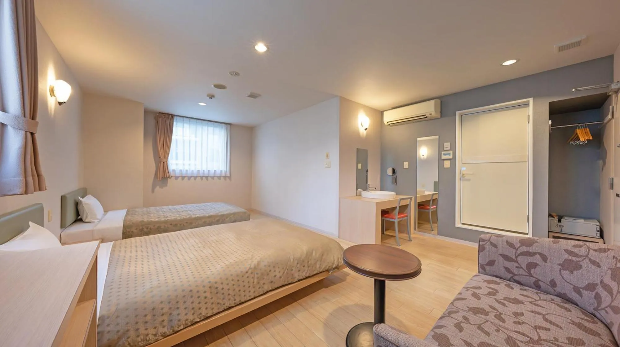 Bedroom, Bed in Quintessa Hotel Fukuoka watanabedori Comic&Books