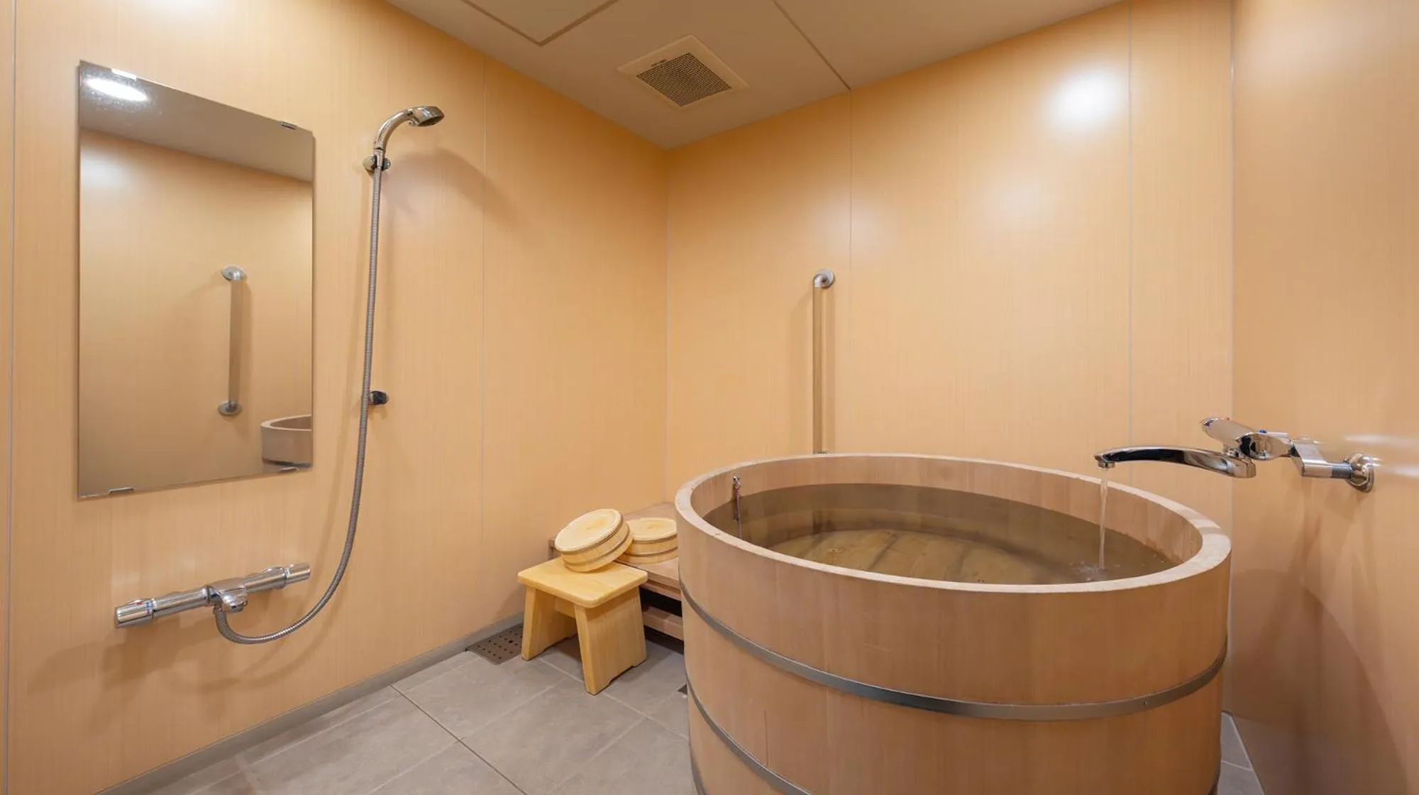 Bathroom in Quintessa Hotel Fukuoka watanabedori Comic&Books