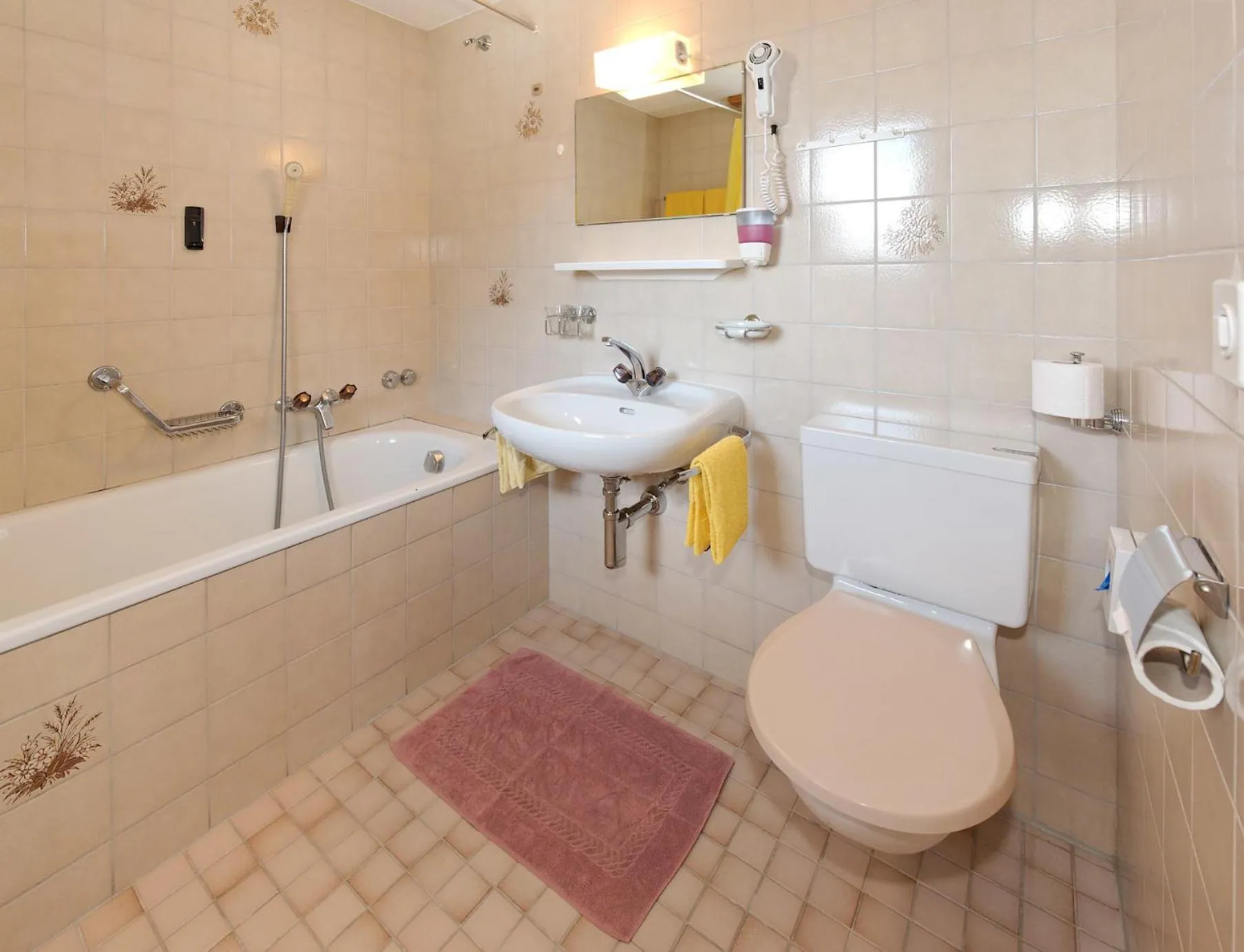 Bathroom in Hotel zum See