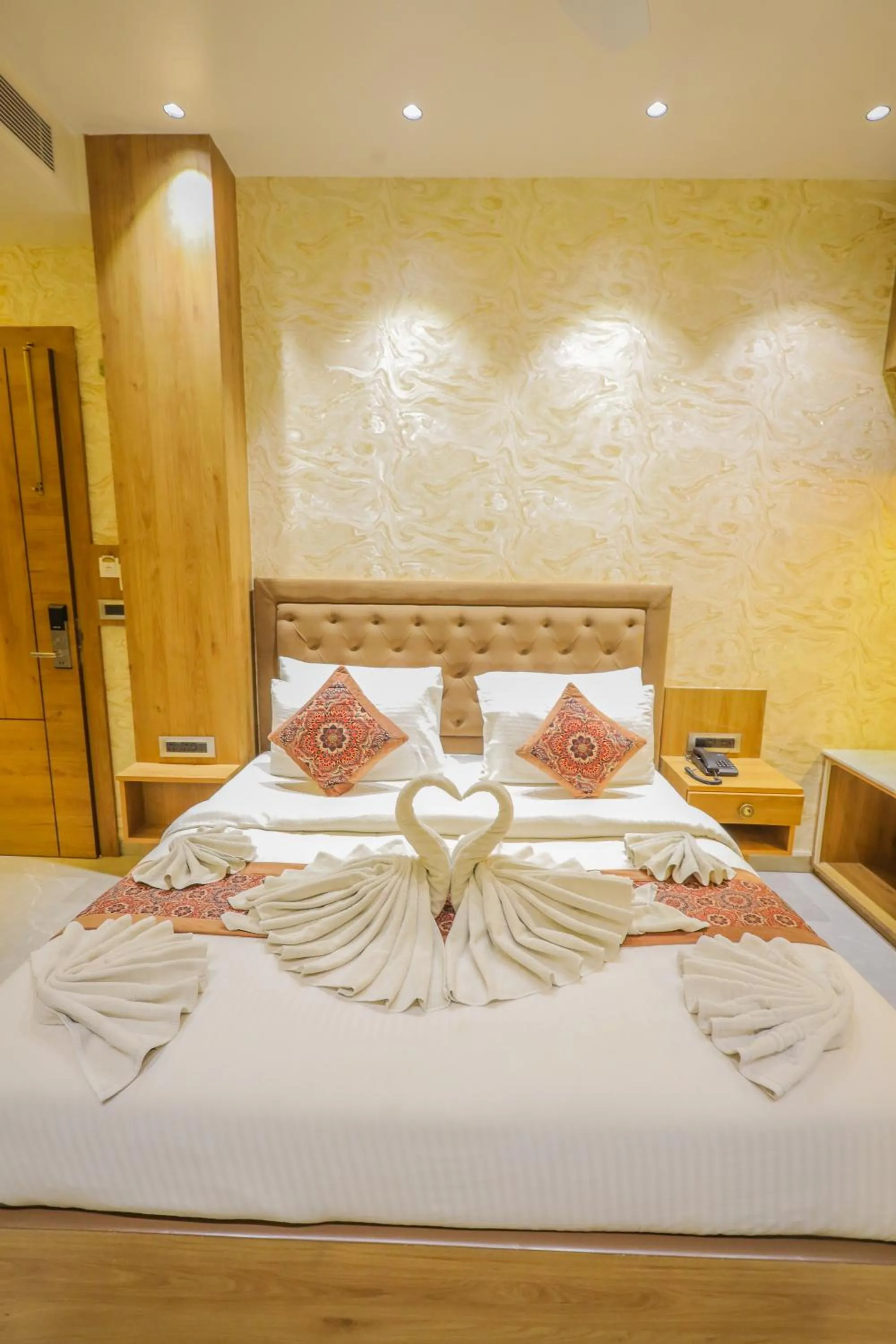 Bed in Shri Damodar Dham