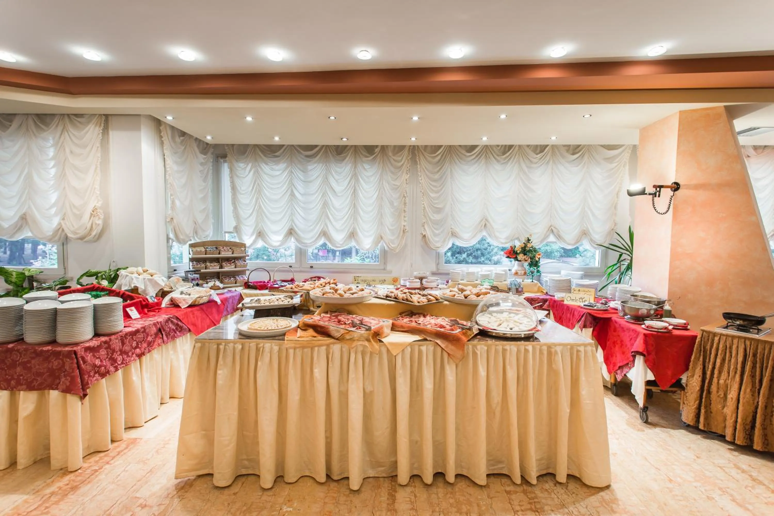 Continental breakfast in Hotel Everest