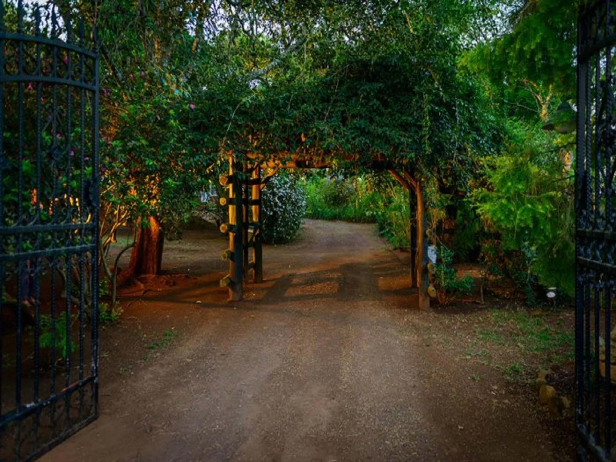 Garden in Biggy Best Boutique Hotel & Self Catering Cottages