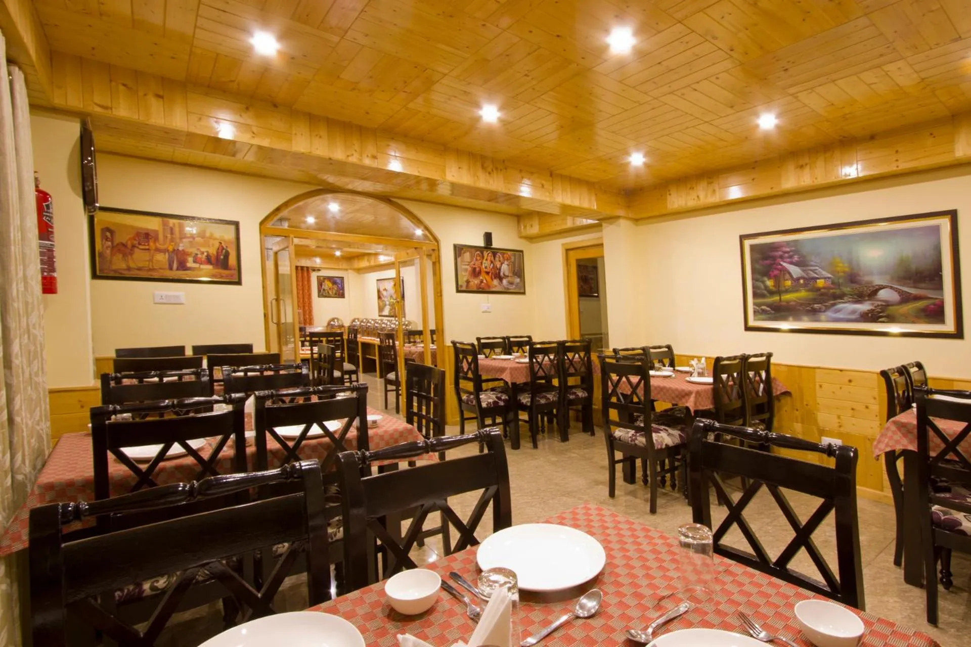 Foghills Cottages Manali