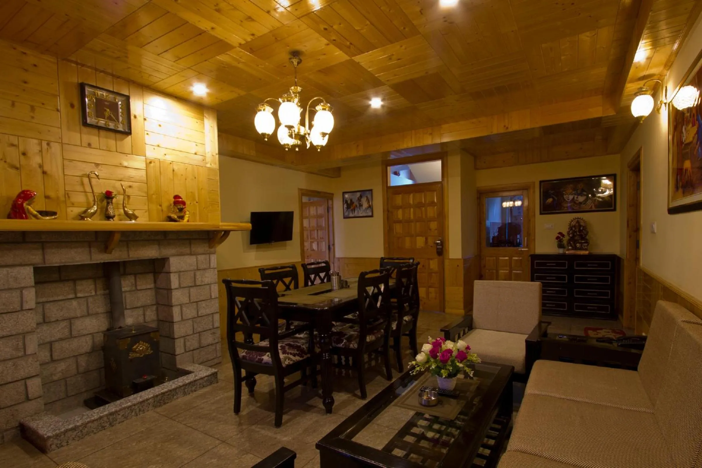 Foghills Cottages Manali