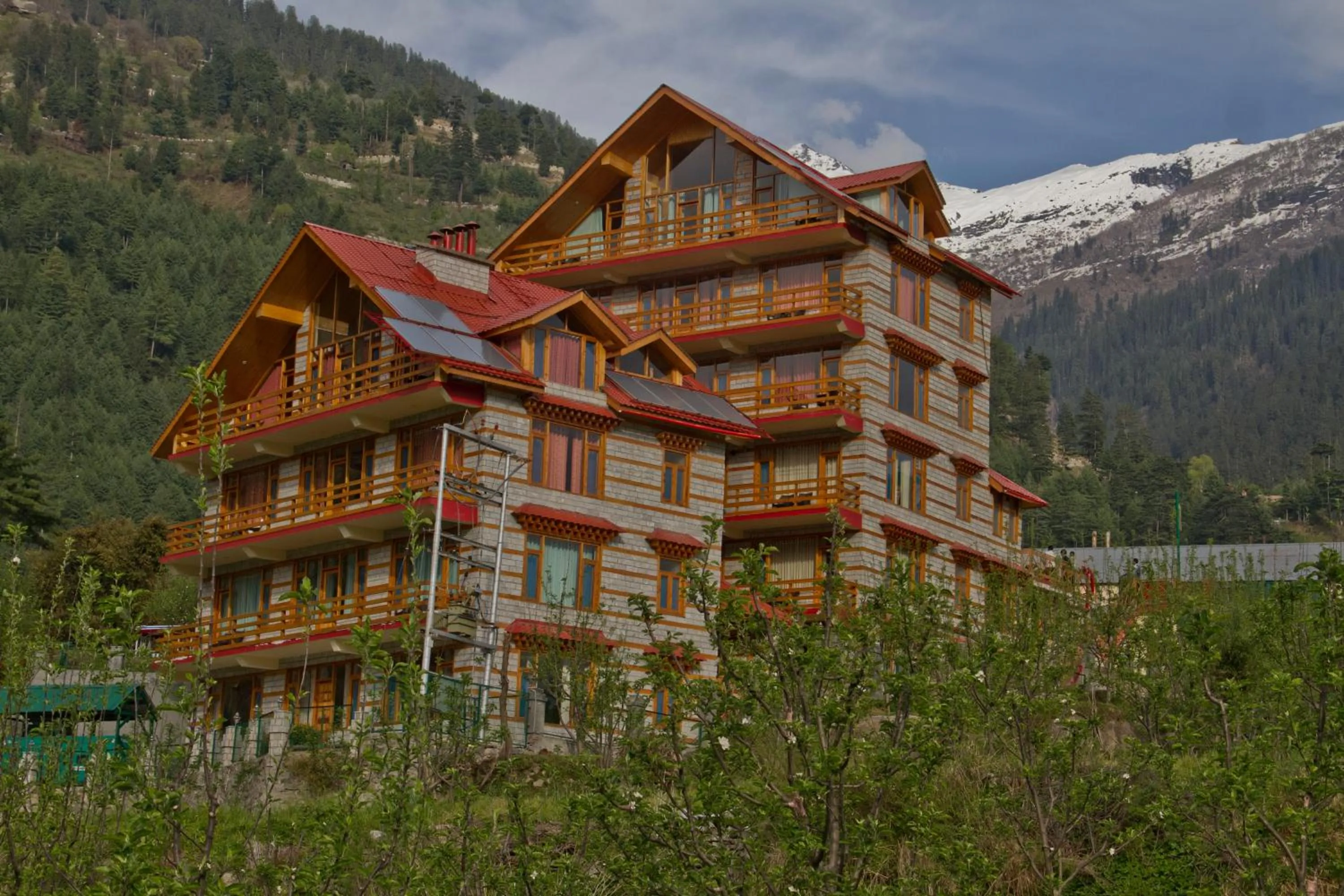 Foghills Cottages Manali