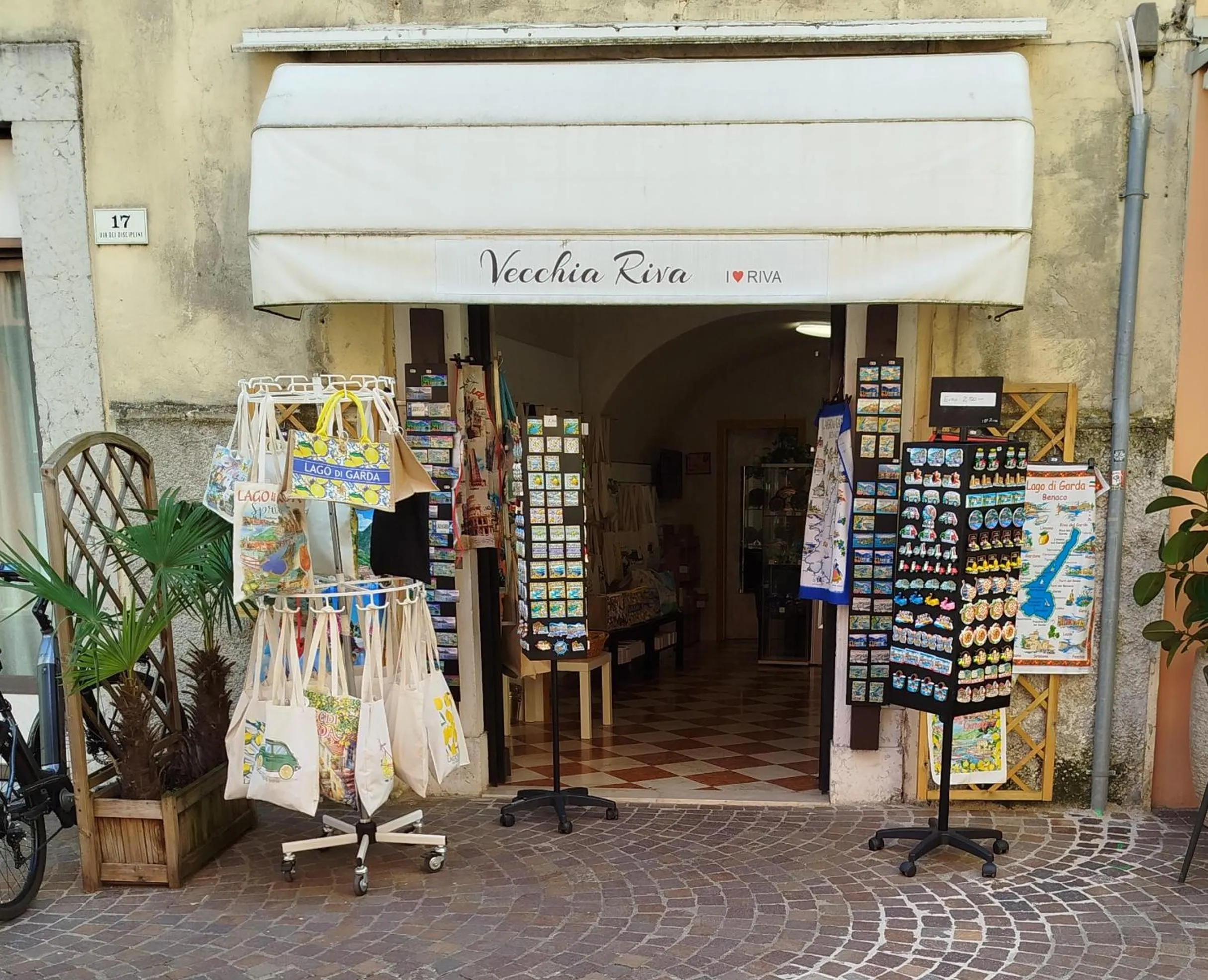 Shopping Area in Vecchia Riva