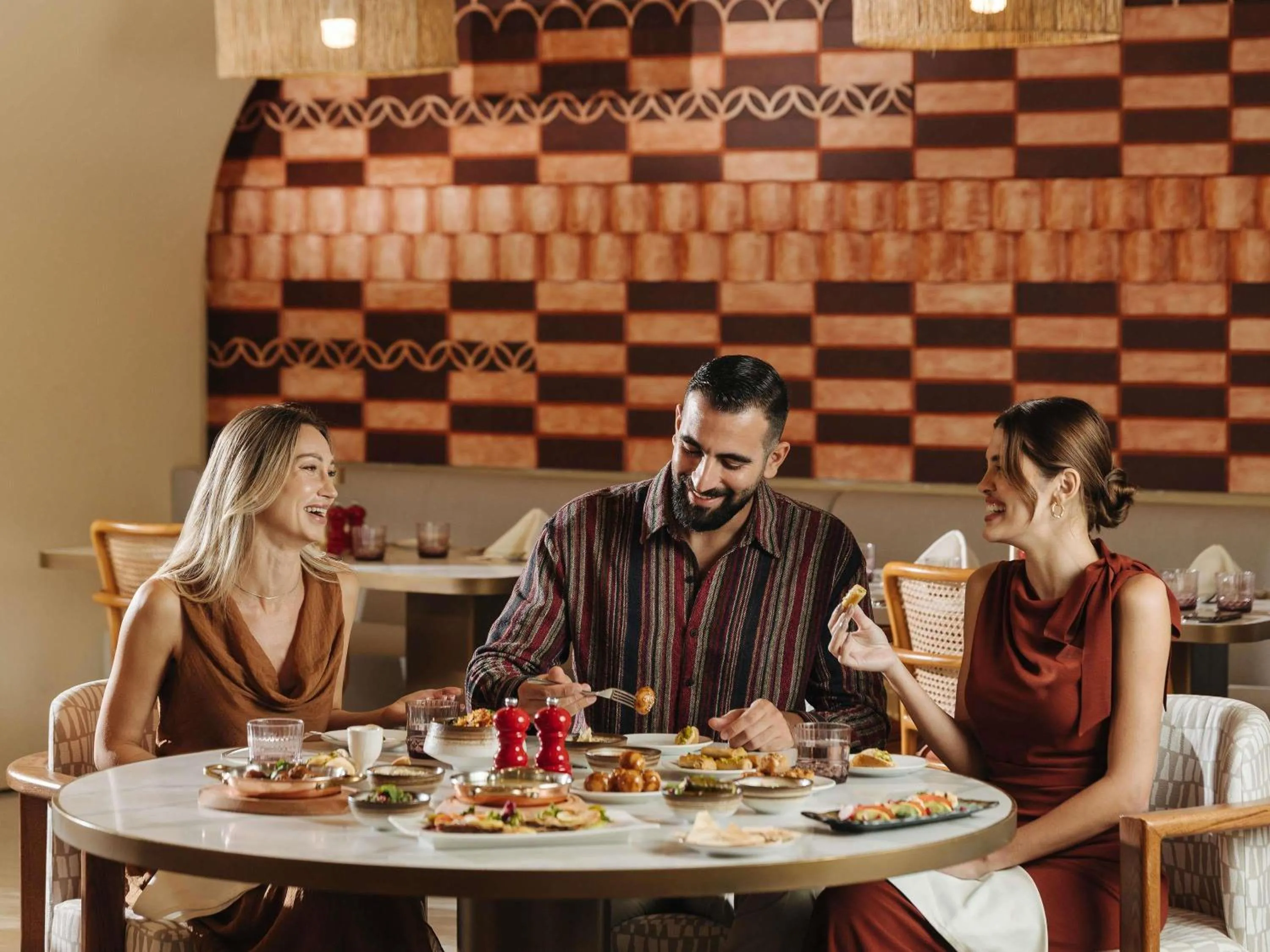 Restaurant/places to eat in Mercure Abu Dhabi Downtown