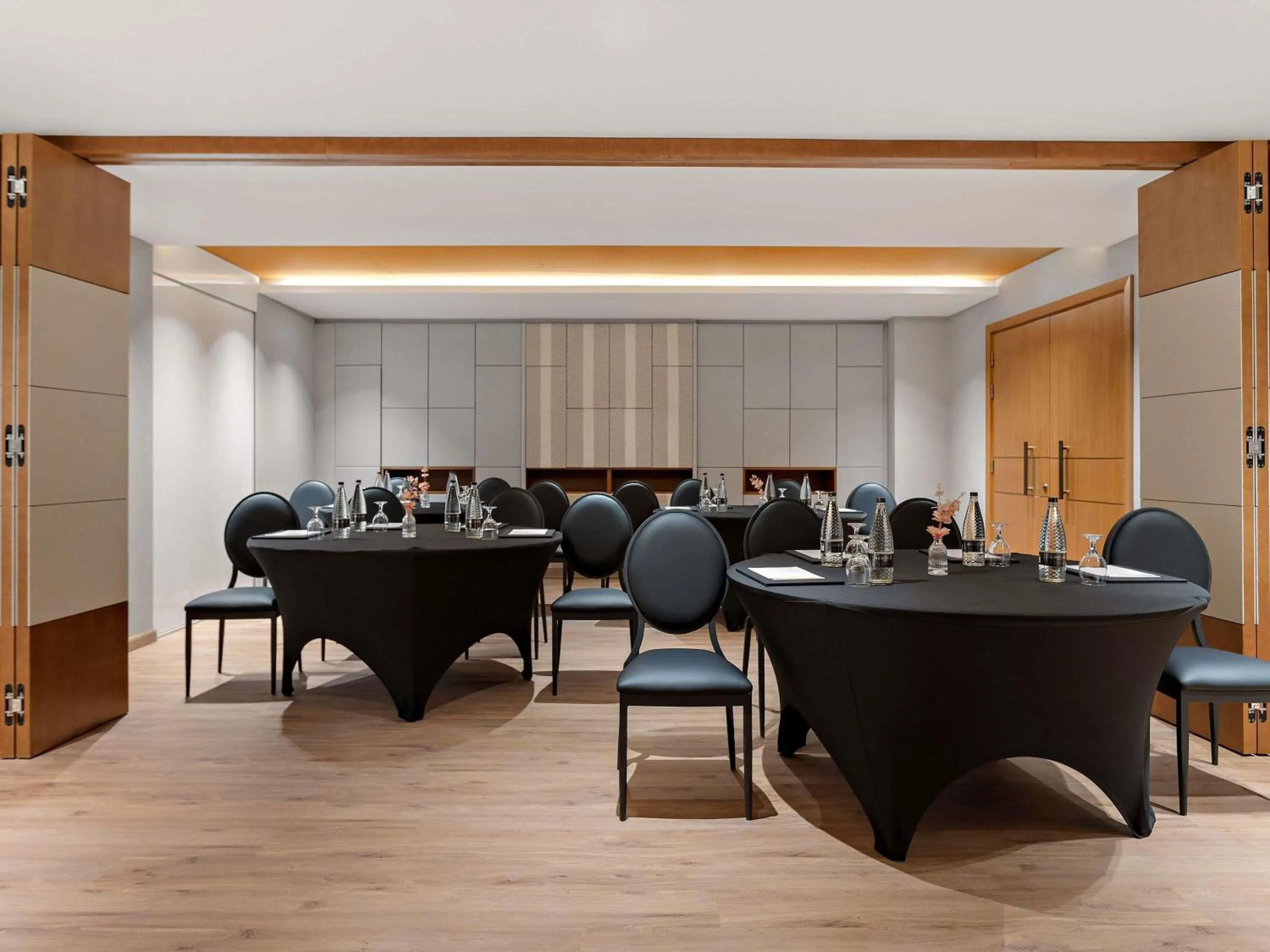 Meeting/conference room in Mercure Abu Dhabi Downtown