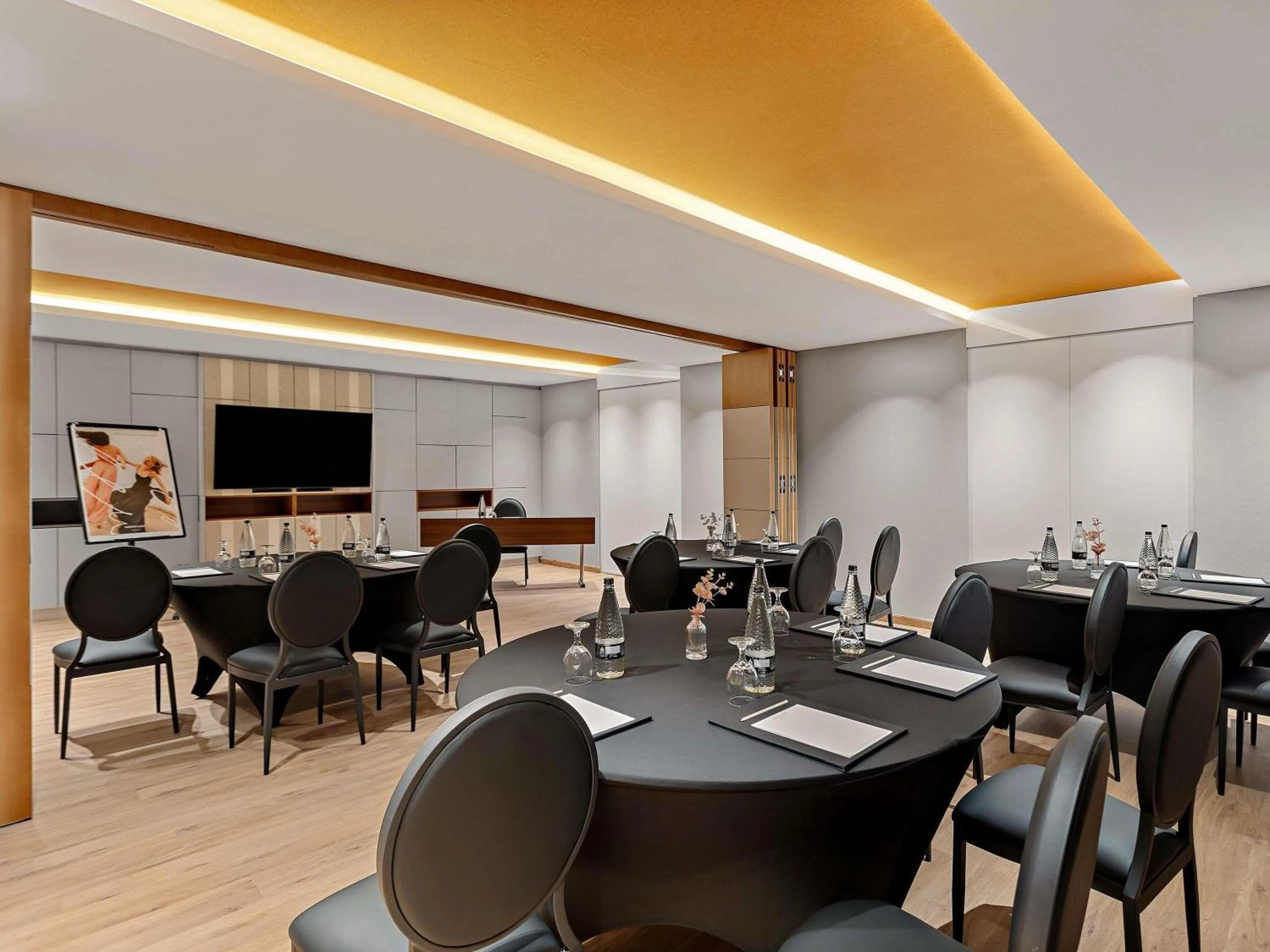 Meeting/conference room in Mercure Abu Dhabi Downtown