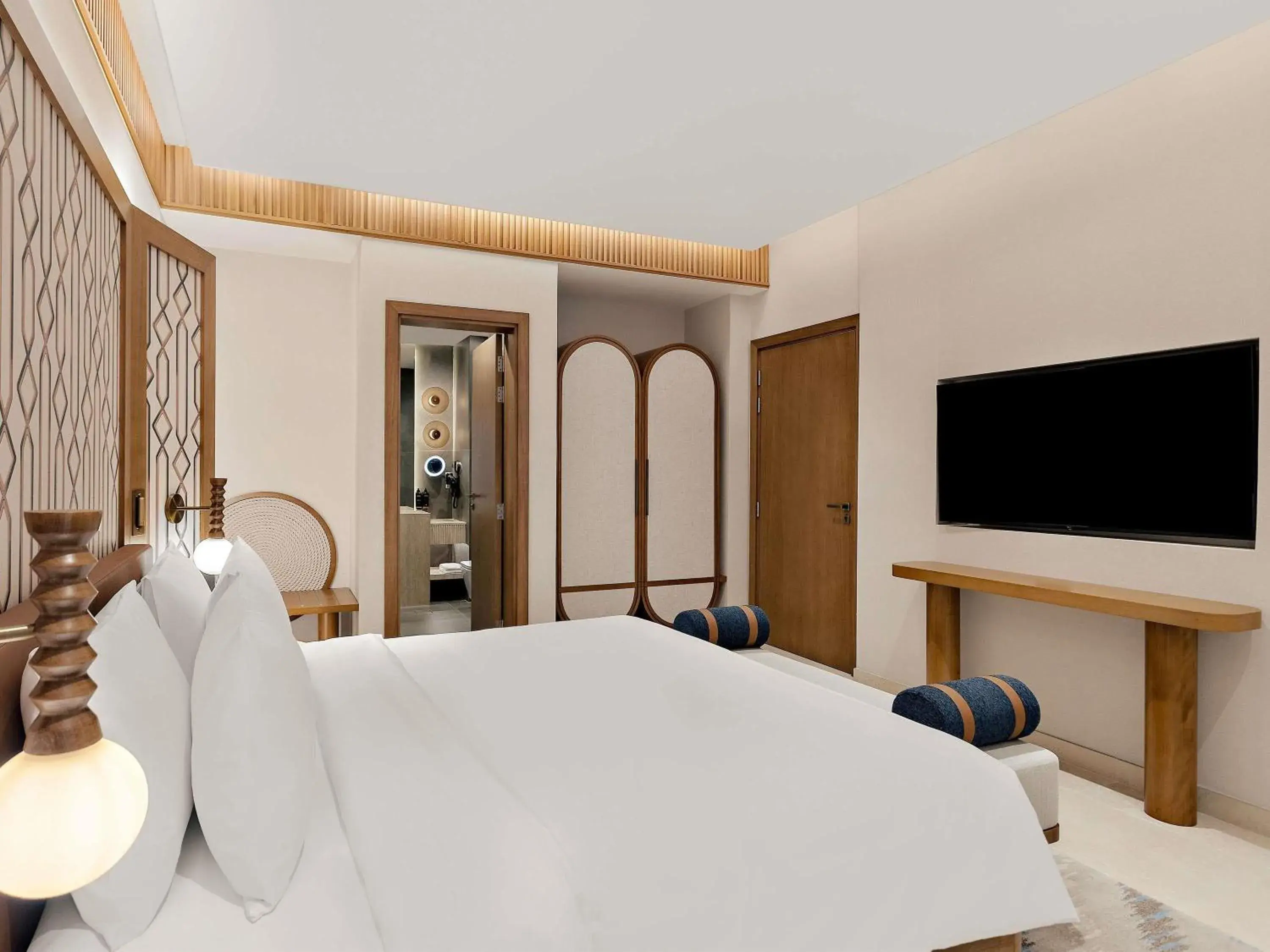 Bedroom, Bed in Mercure Abu Dhabi Downtown Bedroom, Bed in Mercure Abu Dhabi Downtown