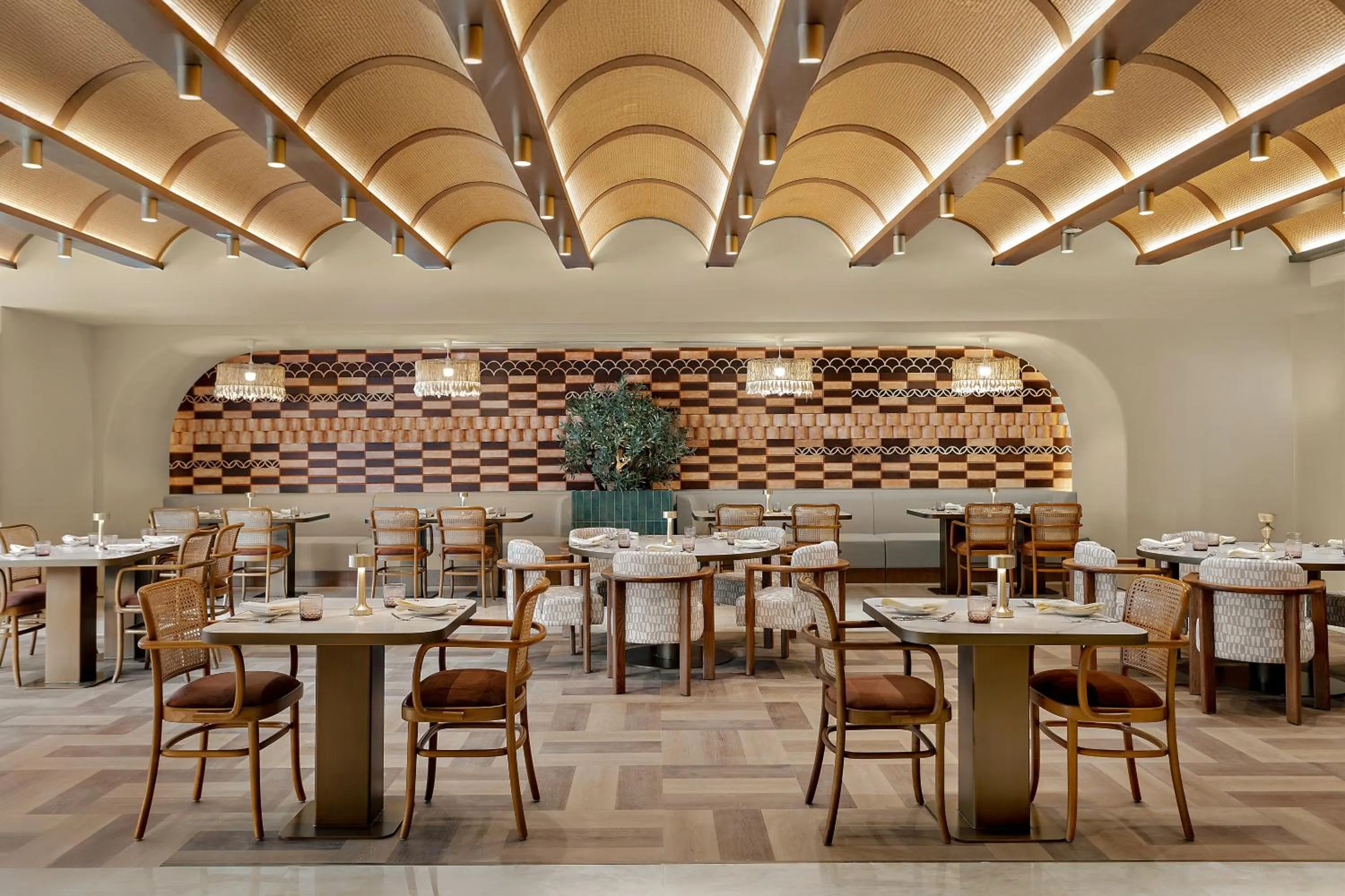 Restaurant/places to eat in Mercure Abu Dhabi Downtown