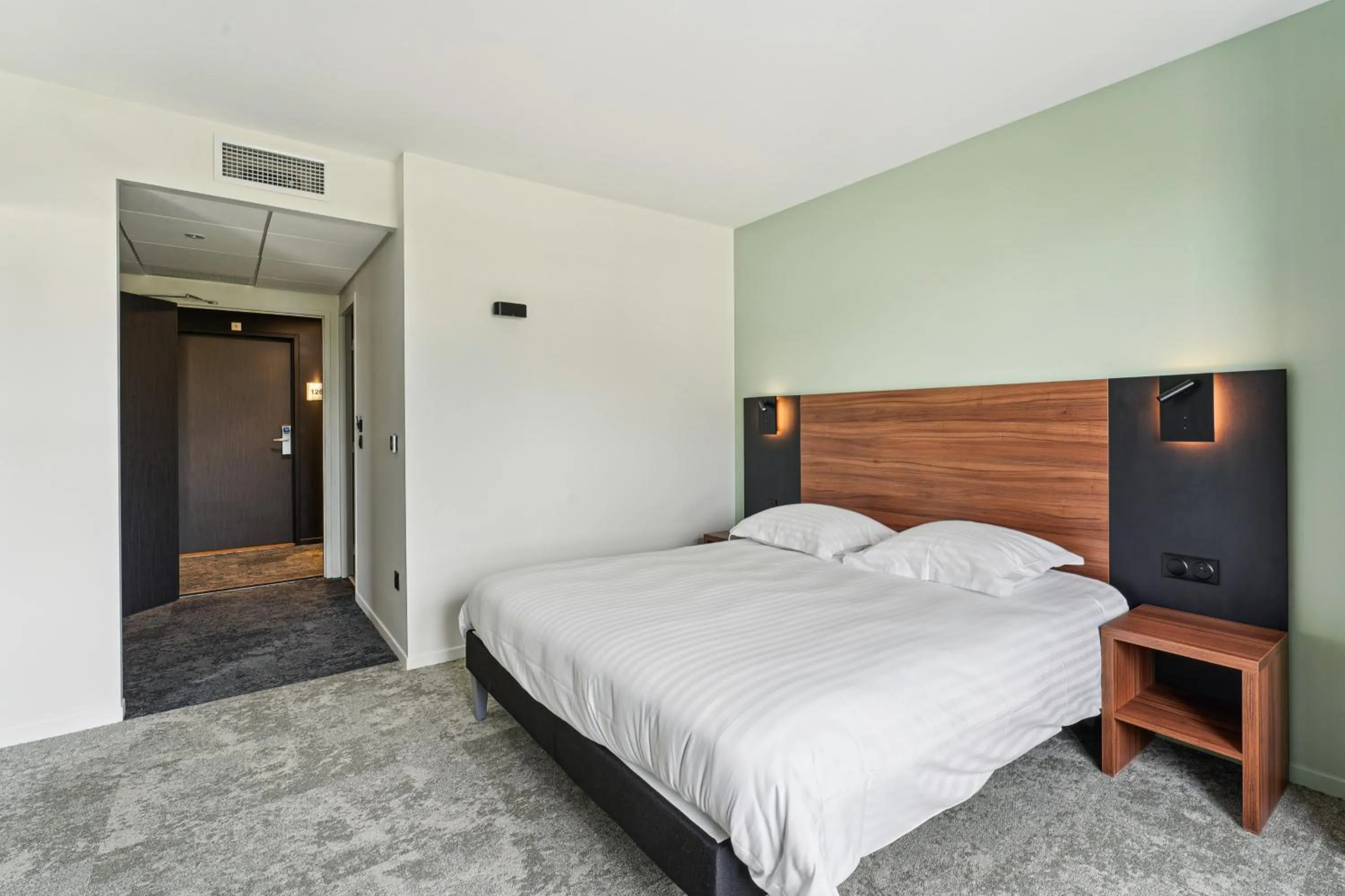 Bed in Hôtel Akena Pierrelaye