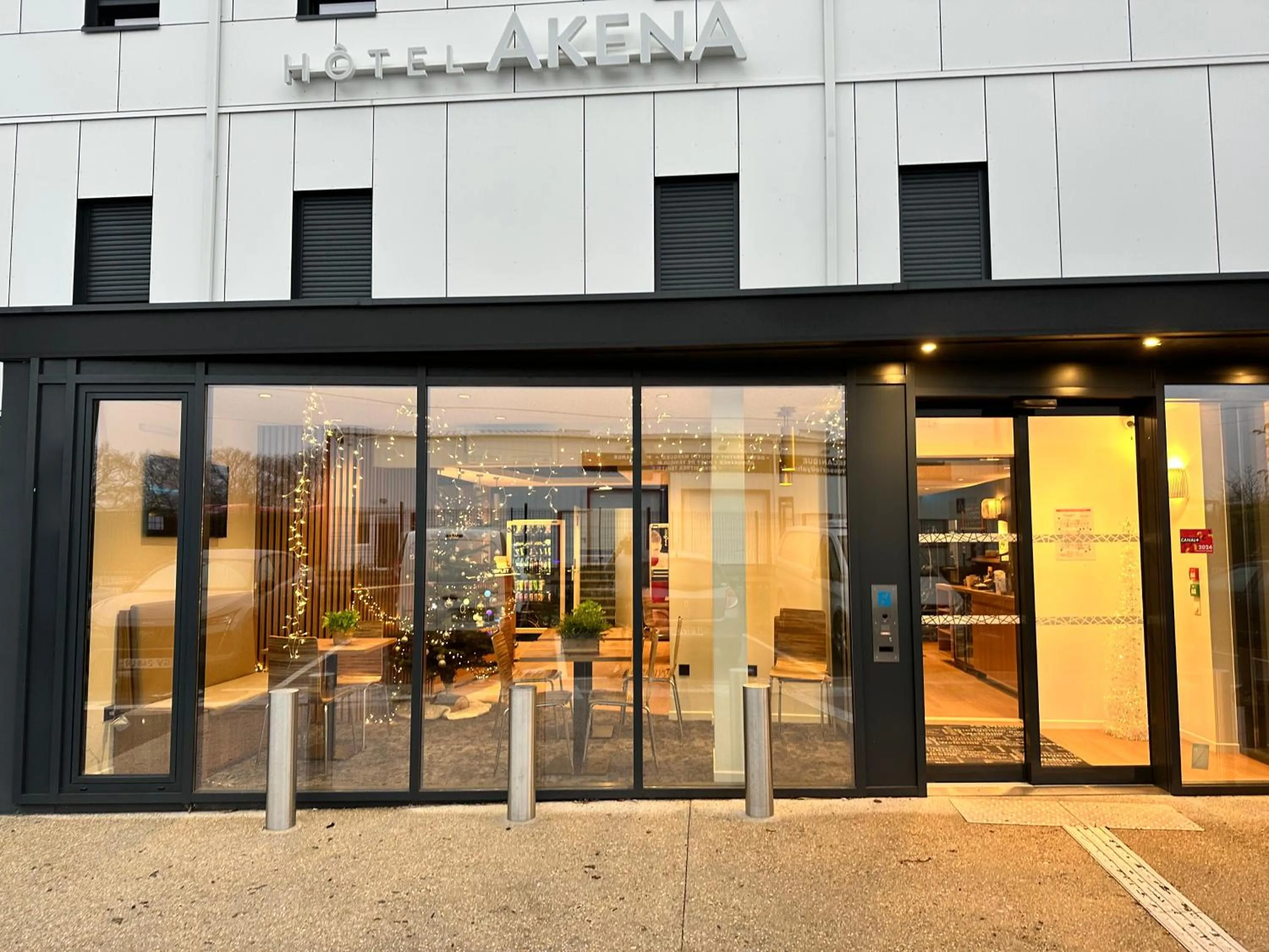 Property building in Hôtel Akena Pierrelaye