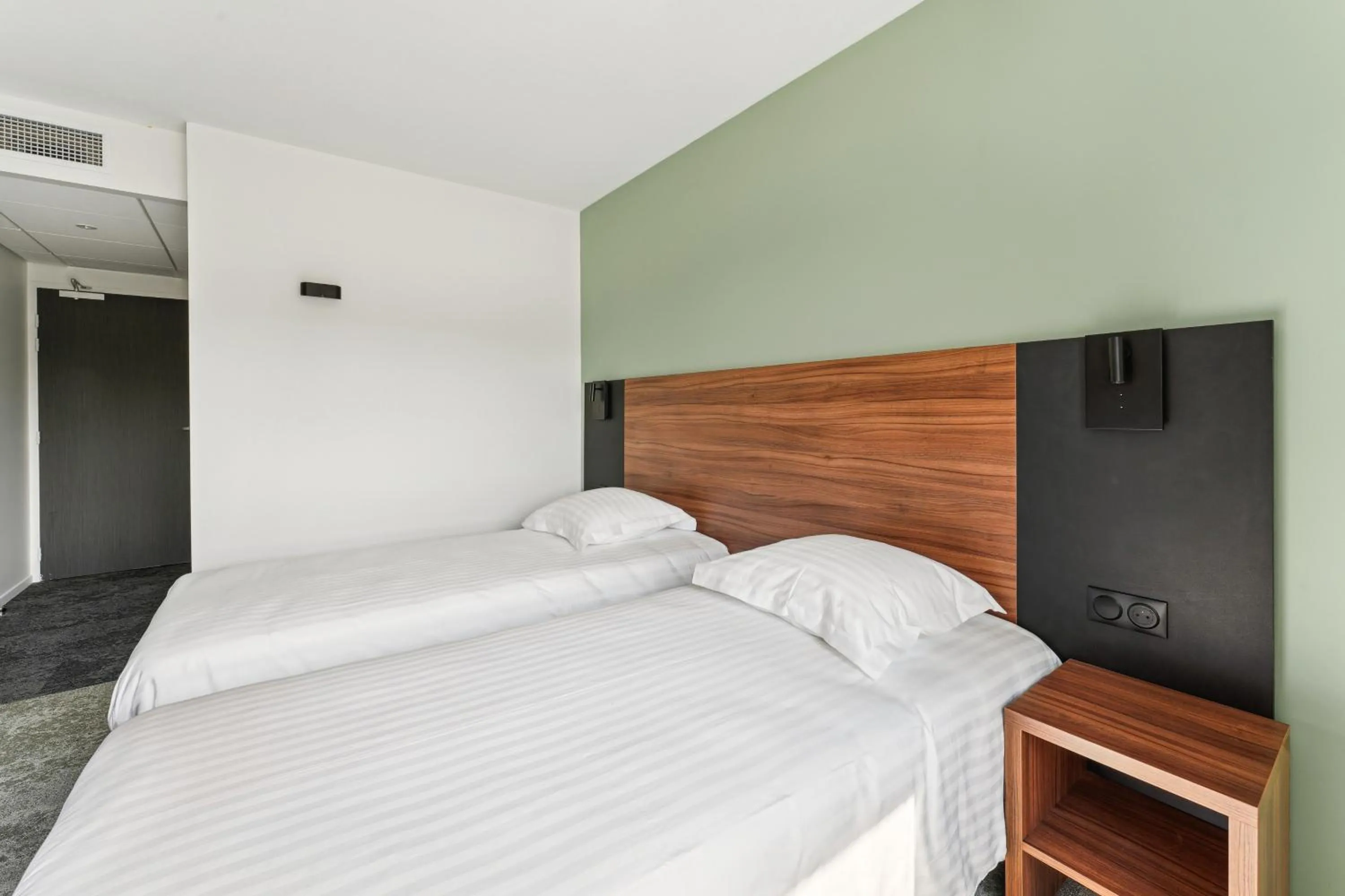 Bed in Hôtel Akena Pierrelaye