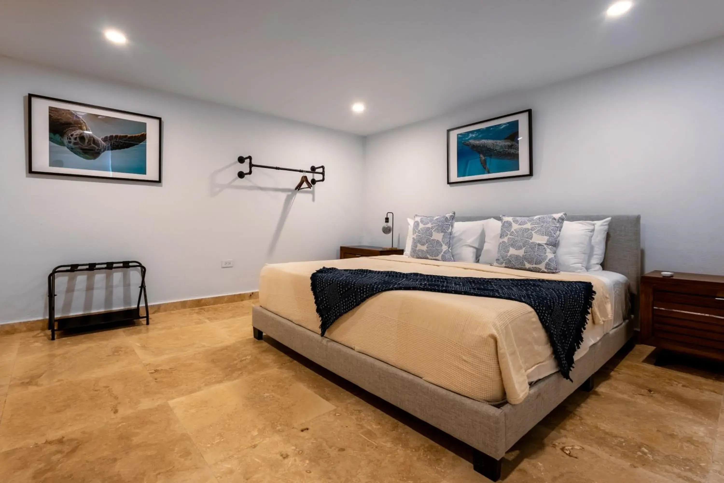 Luxury Triple Room - single occupancy in Anchors Hotel Luxury Triple Room - single occupancy in Anchors Hotel
