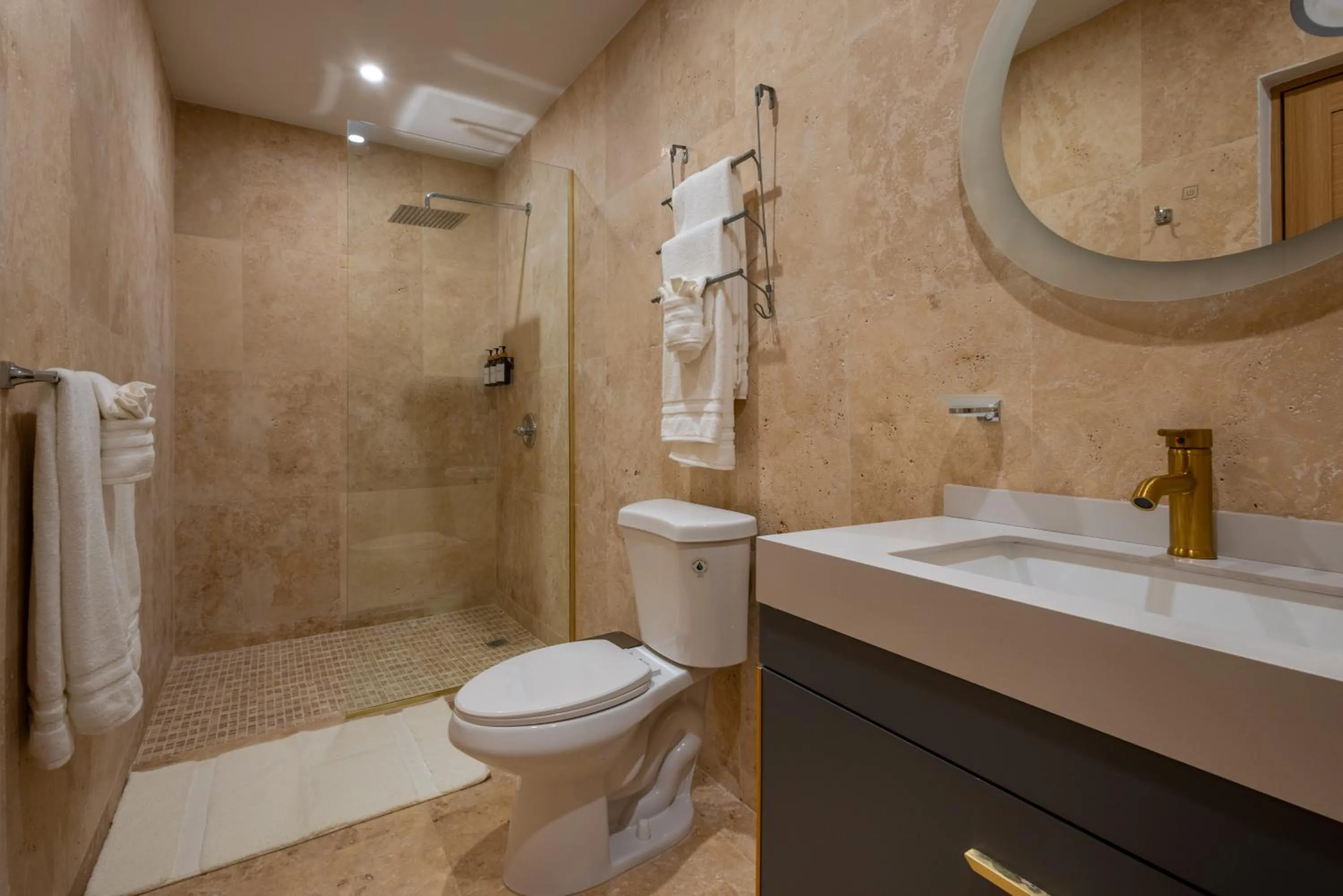 Shower in Anchors Hotel