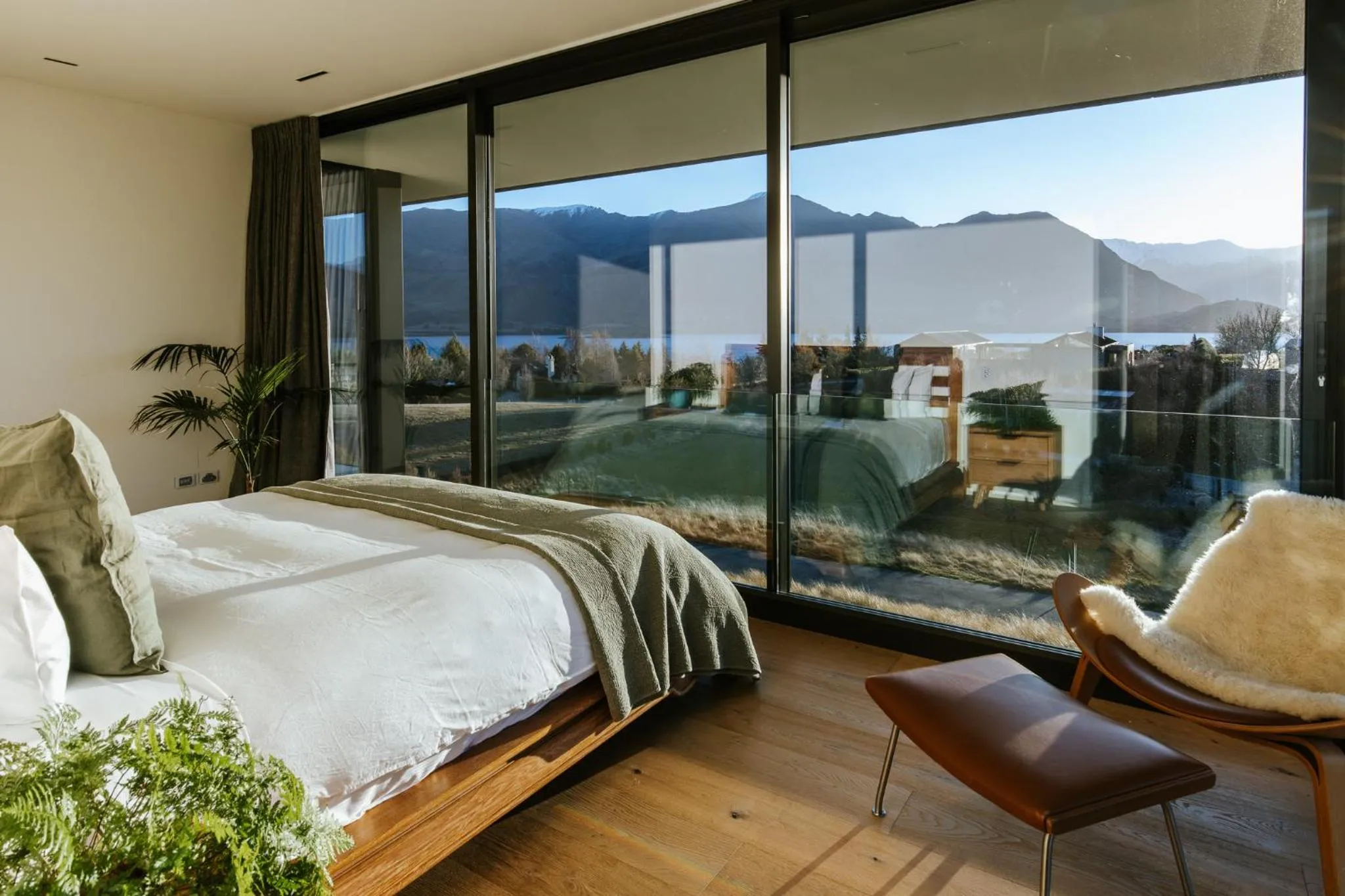 Bed in Ridgecrest - Sleeps 12 - Mountain Views