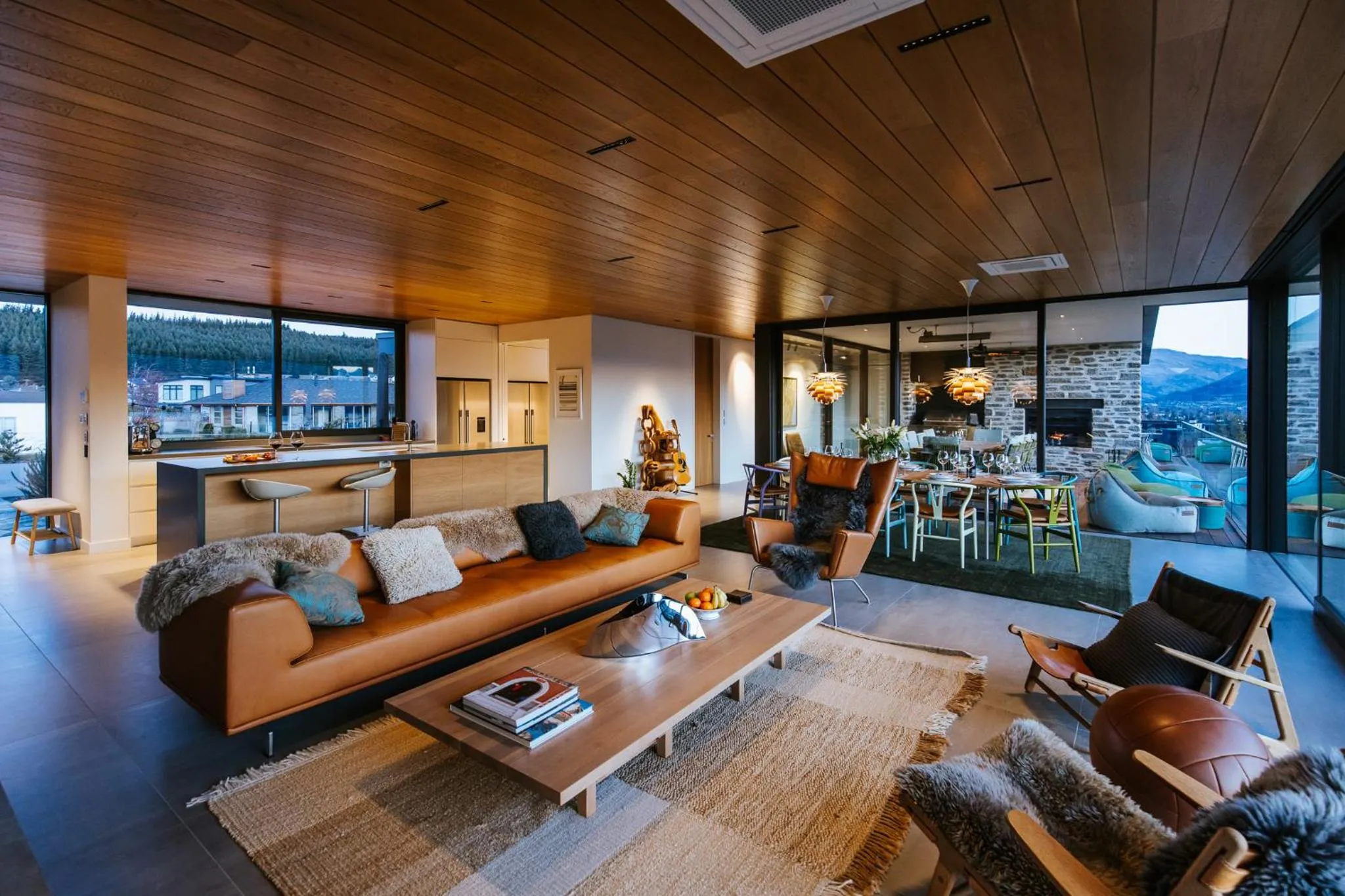 Living room in Ridgecrest - Sleeps 12 - Mountain Views