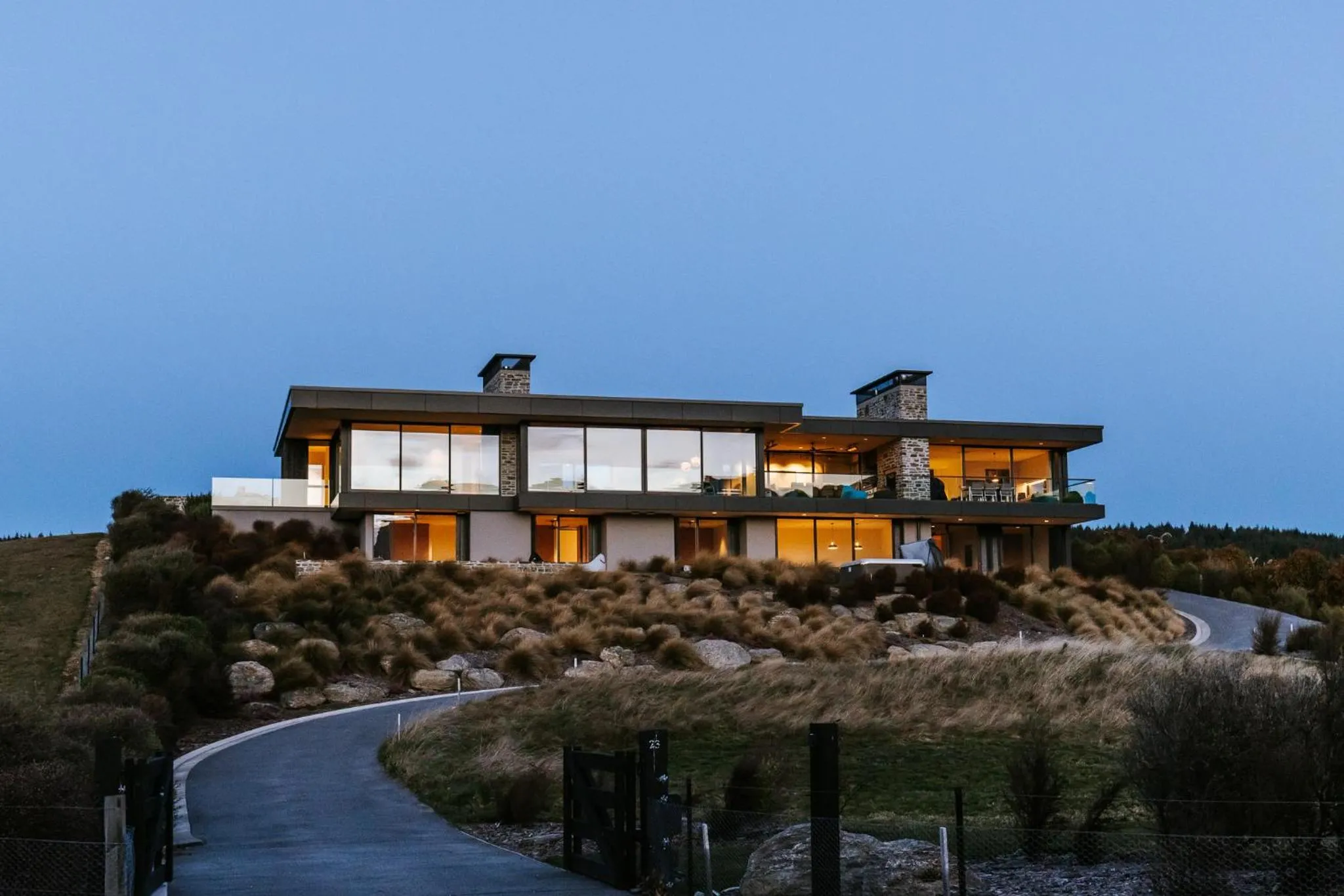 Property building in Ridgecrest - Sleeps 12 - Mountain Views