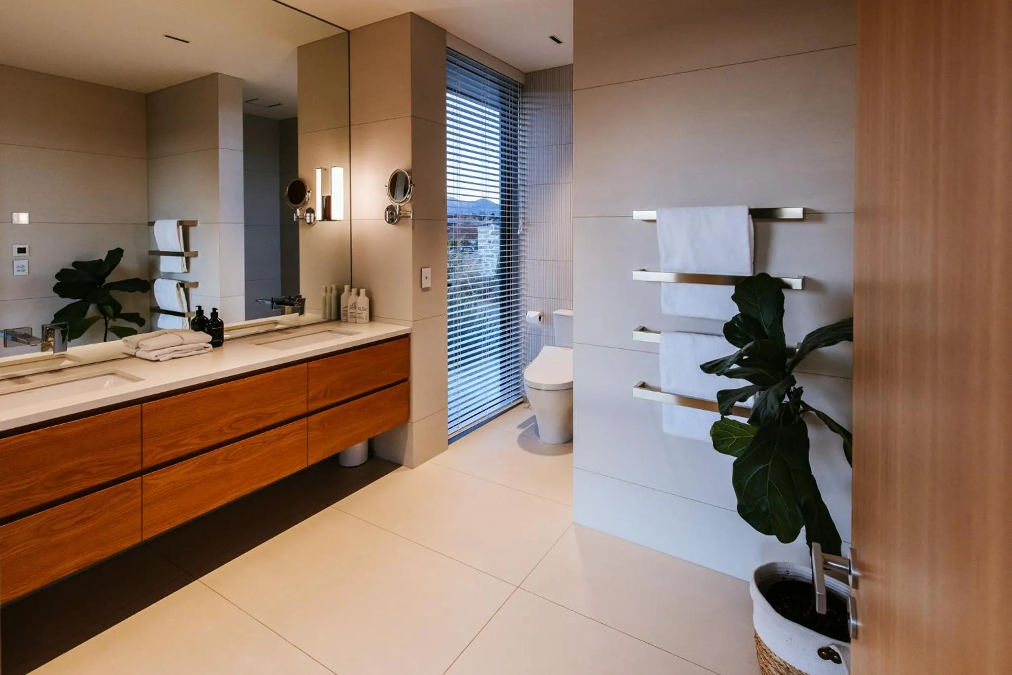 Bathroom in Ridgecrest - Sleeps 12 - Mountain Views