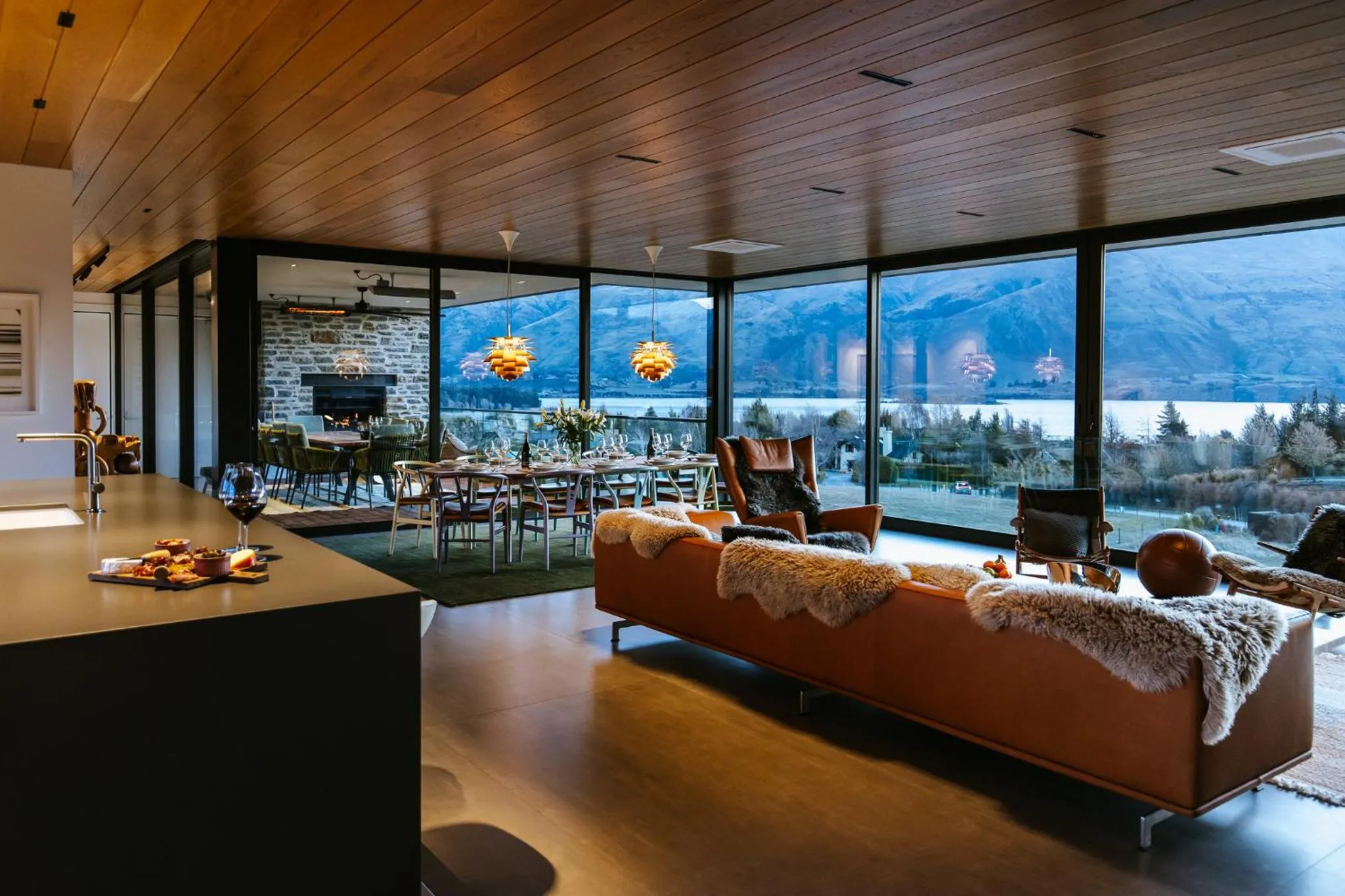 Living room in Ridgecrest - Sleeps 12 - Mountain Views