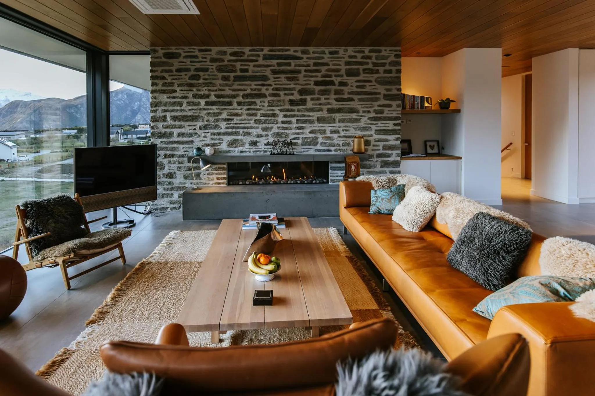 Living room in Ridgecrest - Sleeps 12 - Mountain Views
