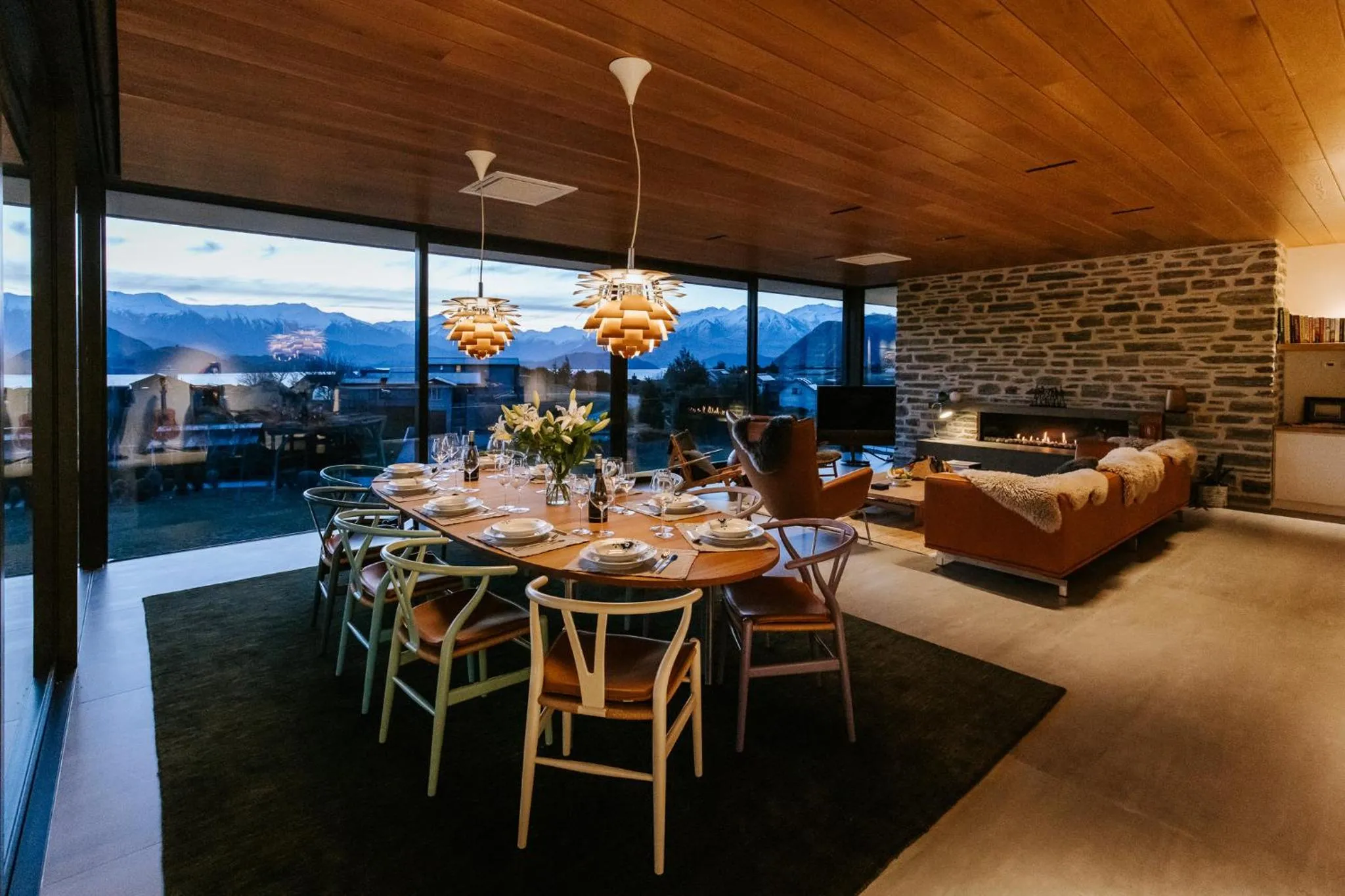 Dining area in Ridgecrest - Sleeps 12 - Mountain Views