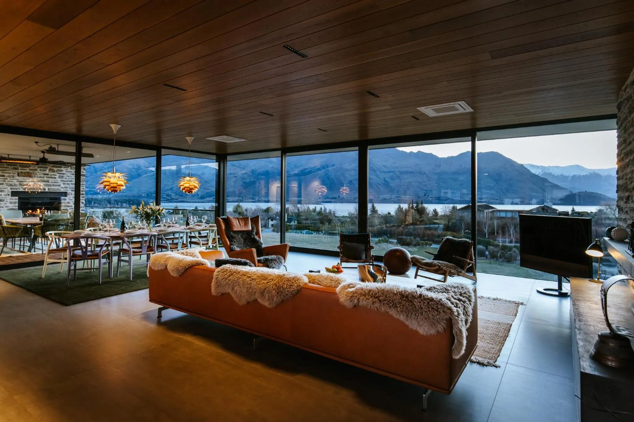 Living room in Ridgecrest - Sleeps 12 - Mountain Views