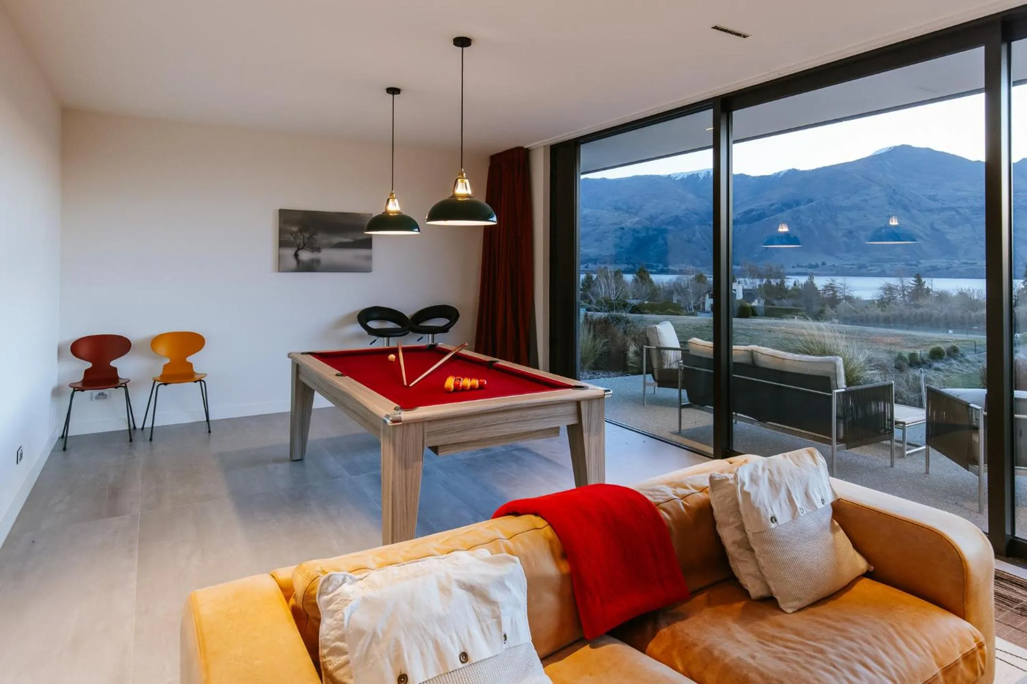 Game Room in Ridgecrest - Sleeps 12 - Mountain Views