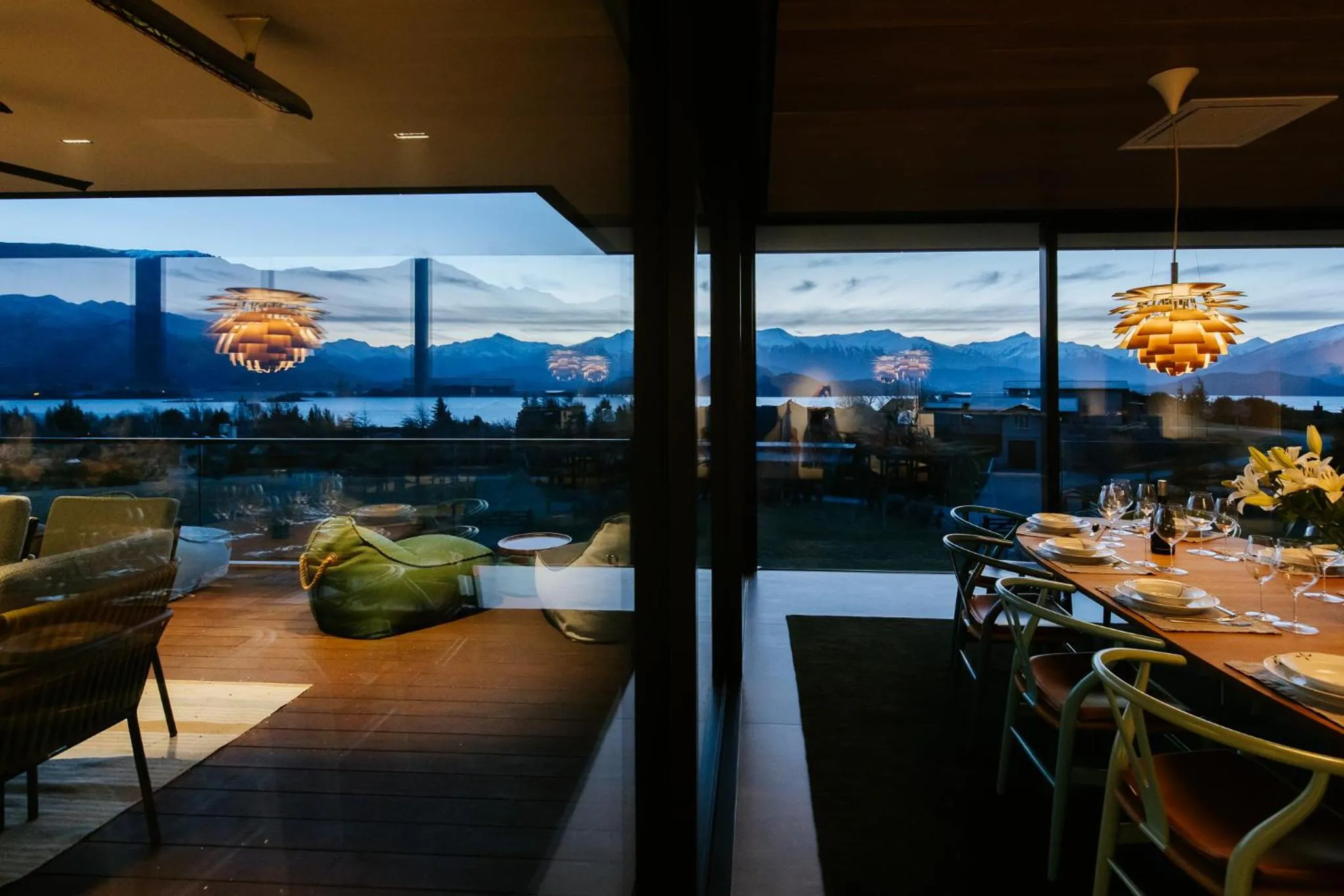 Lake view in Ridgecrest - Sleeps 12 - Mountain Views