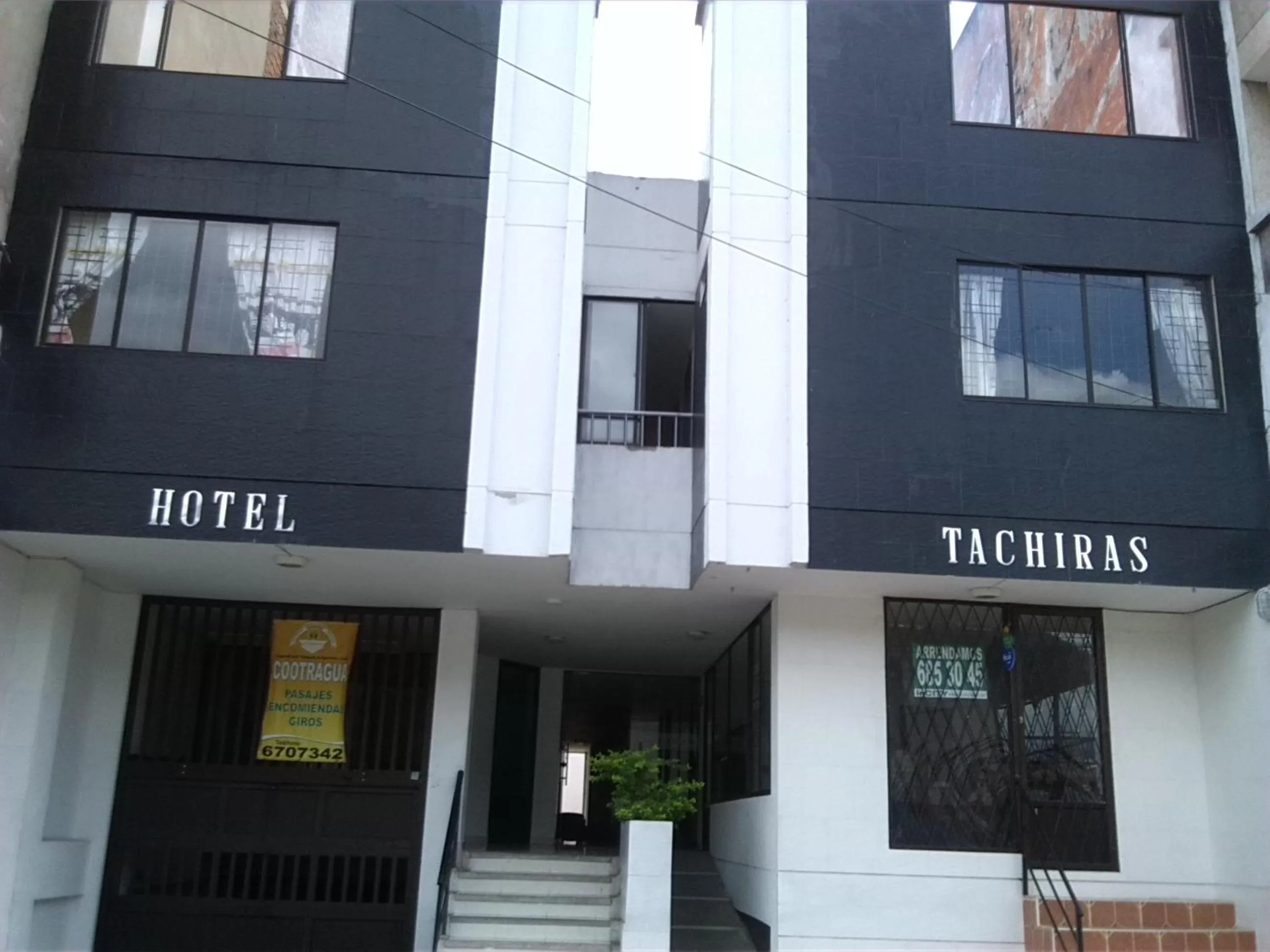 Property building in Hotel Táchiras