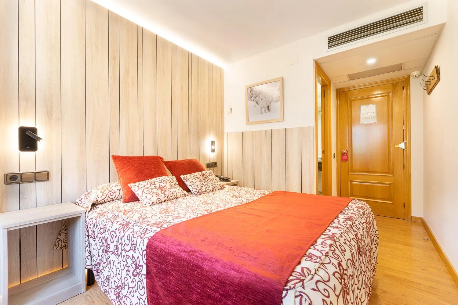 Bed in Hotel Eth Solan & SPA
