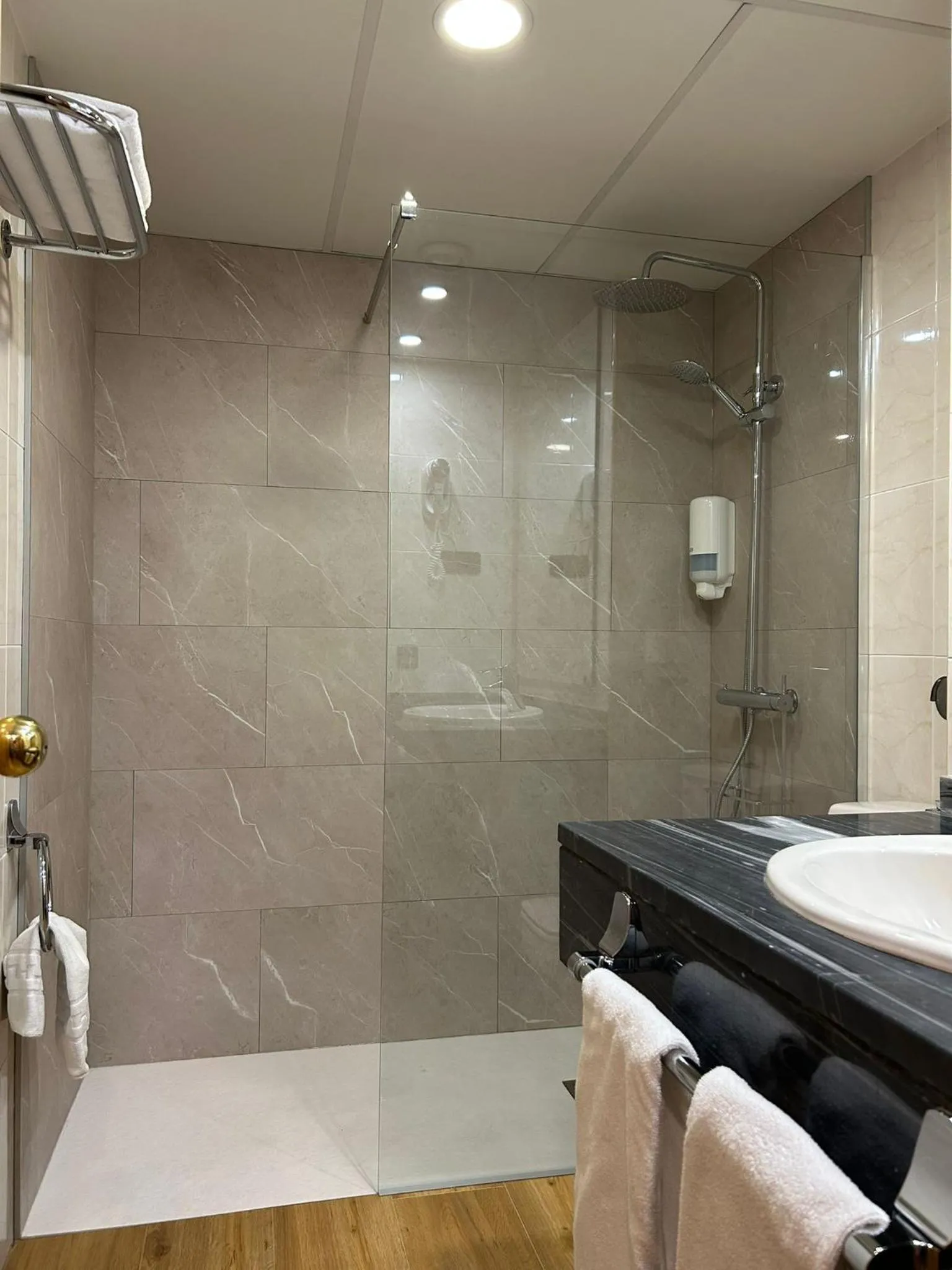 Shower in Hotel Eth Solan & SPA