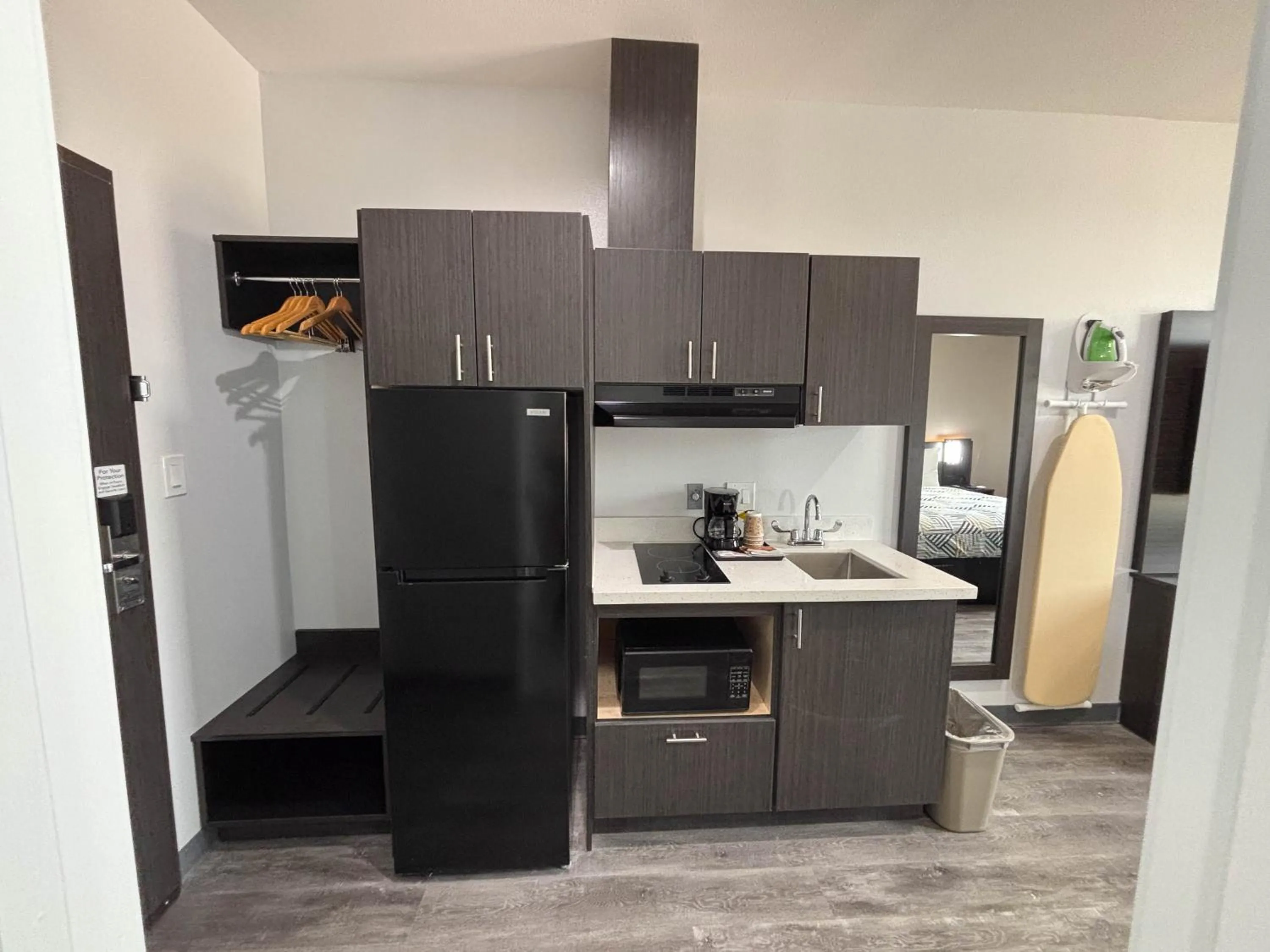 Kitchen or kitchenette in Studio 6 Giddings