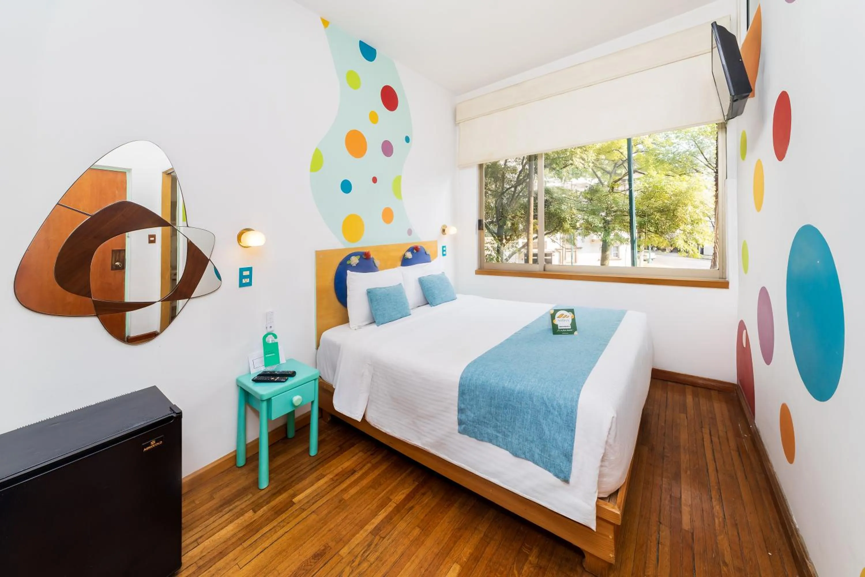 Standard in Collection O Casa Anzures Thematic, Mexico City