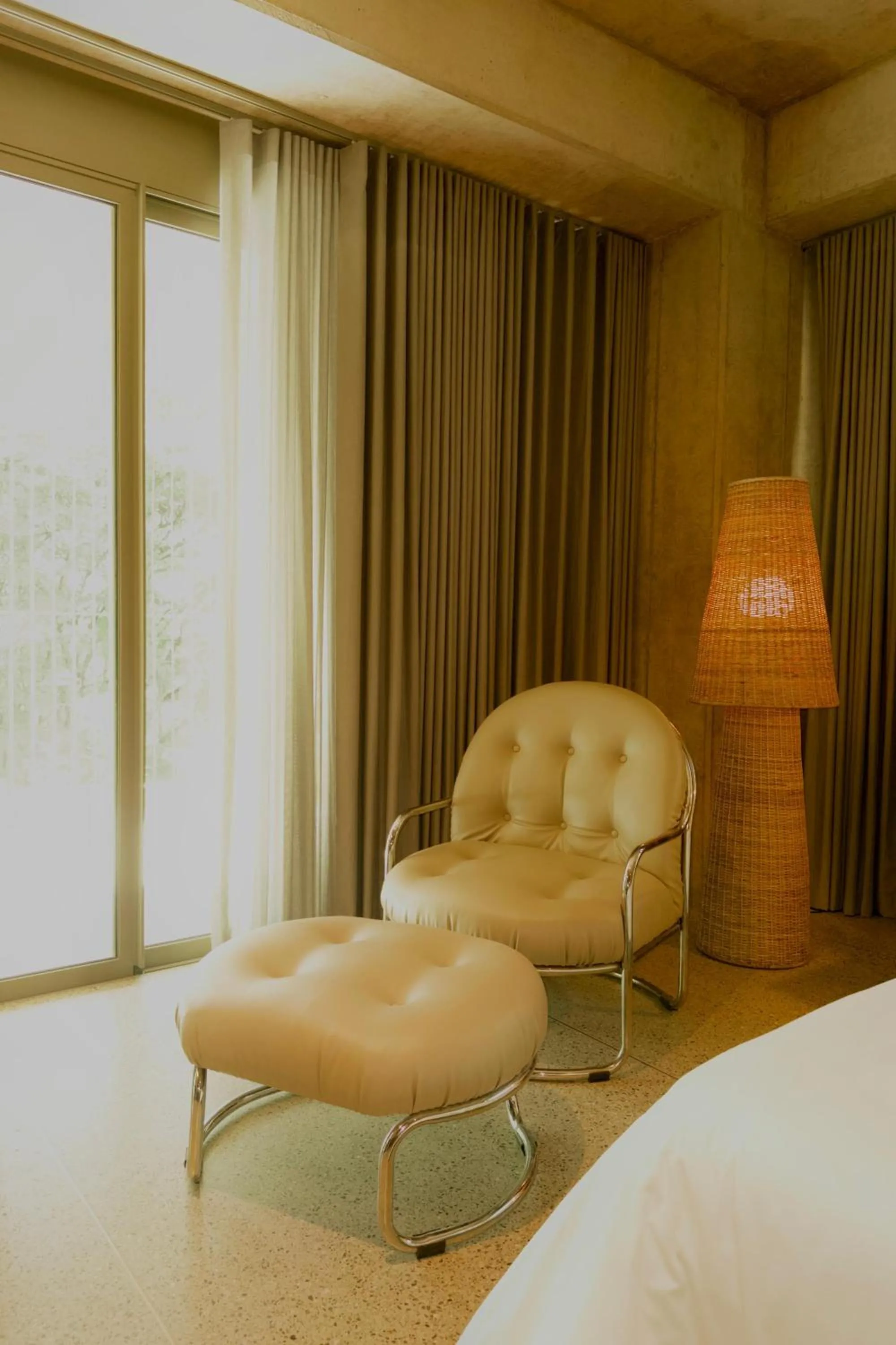 Seating area, Bed in 23 Living