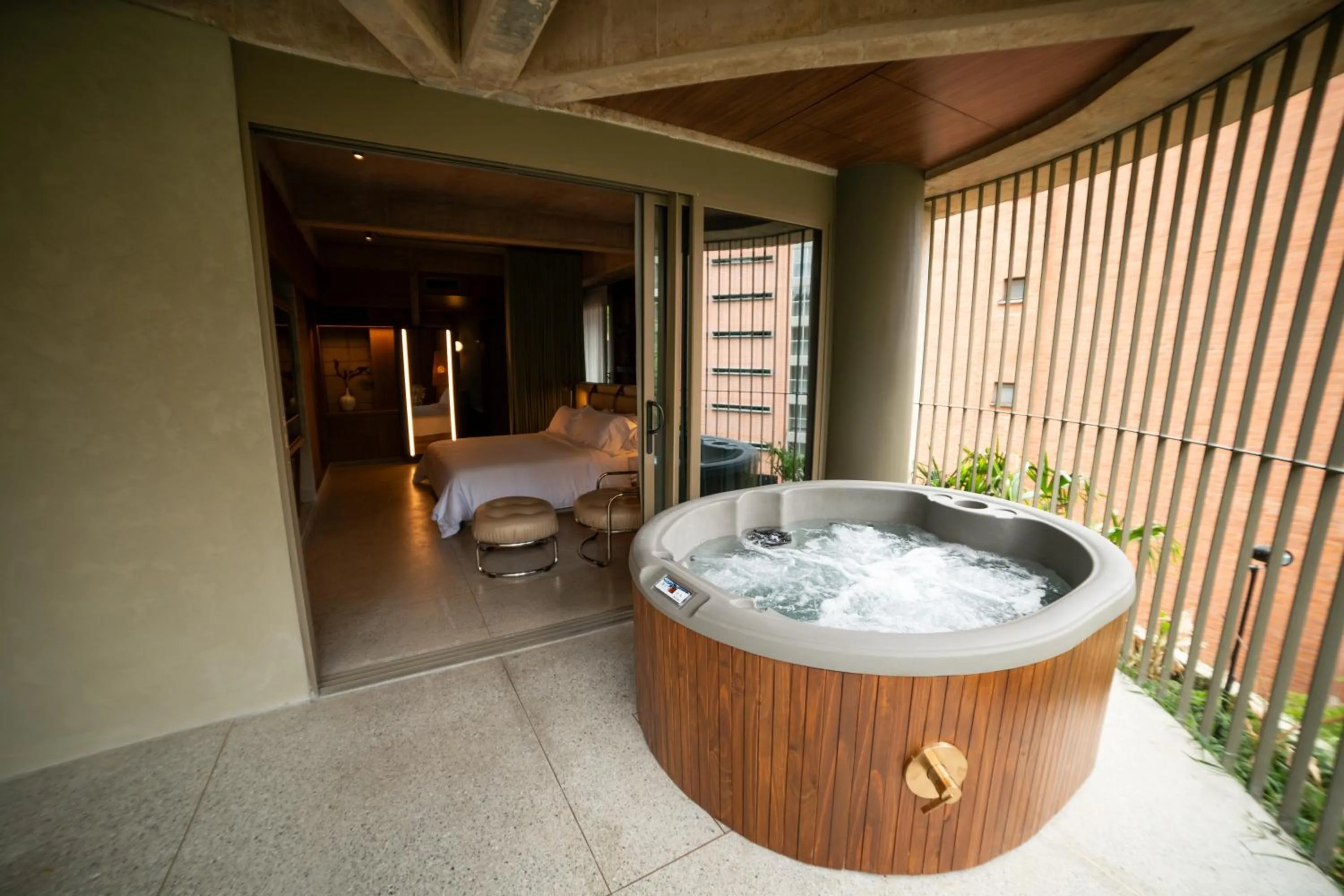 Hot Tub in 23 Living