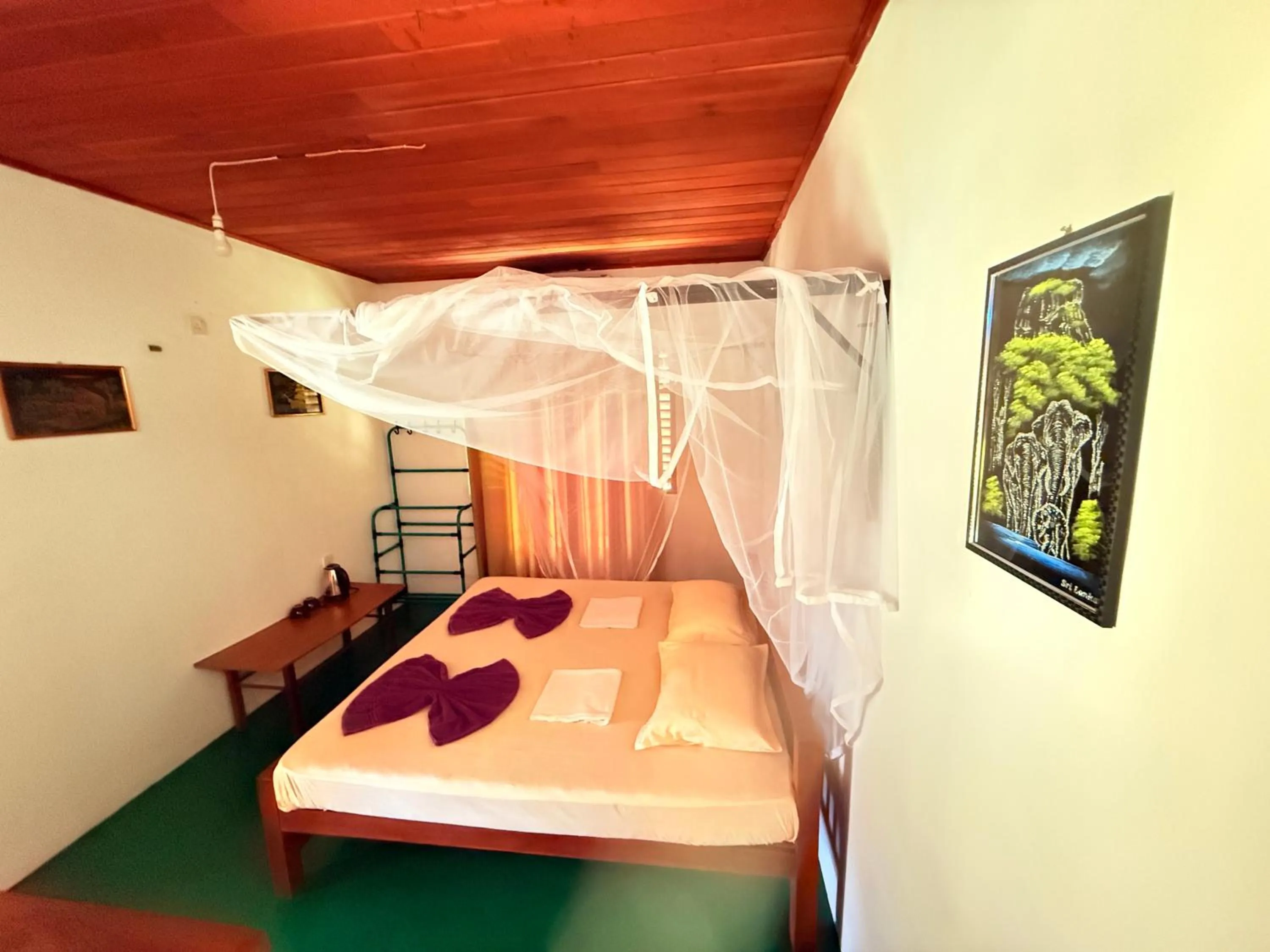 Bed in Talalla Freedom Resort