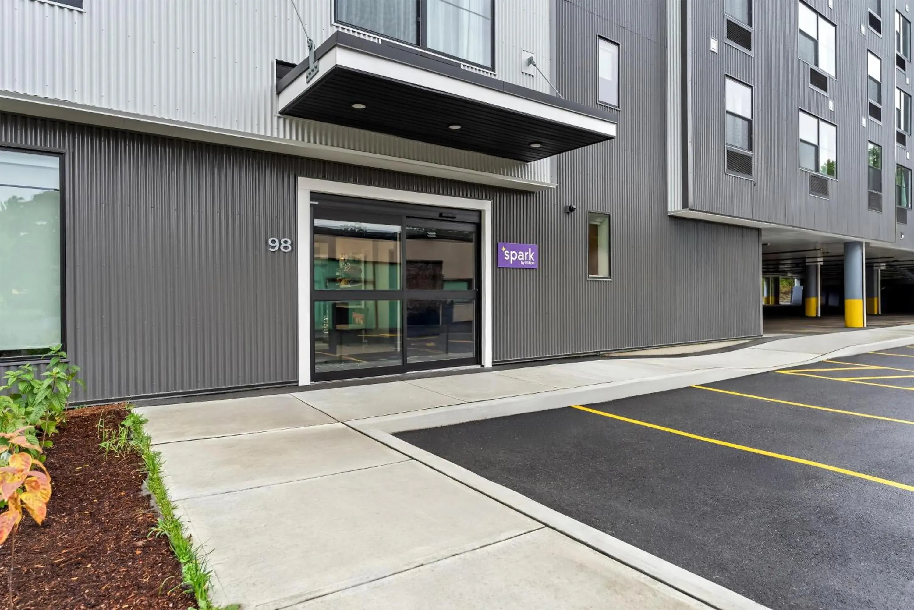 Property building in Spark by Hilton Essex Junction Property building in Spark by Hilton Essex Junction