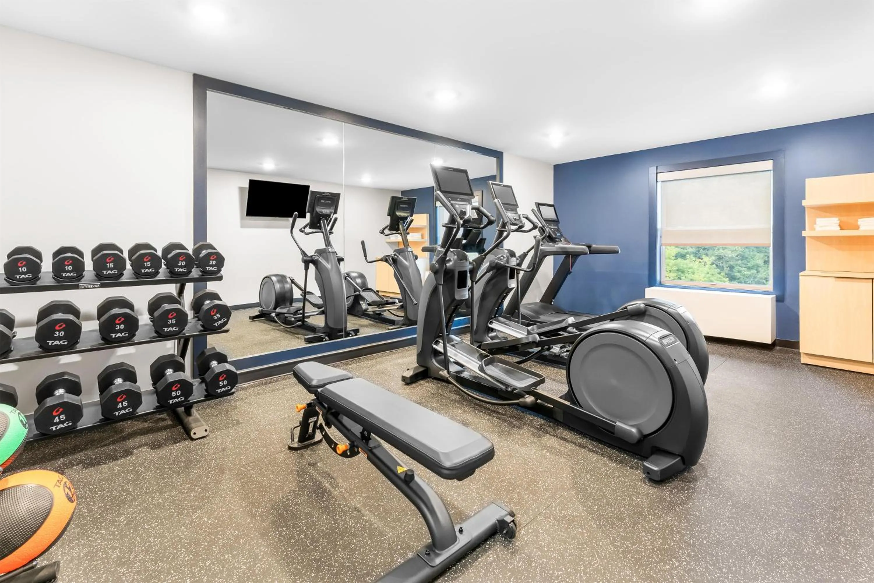Fitness centre/facilities in Spark by Hilton Essex Junction