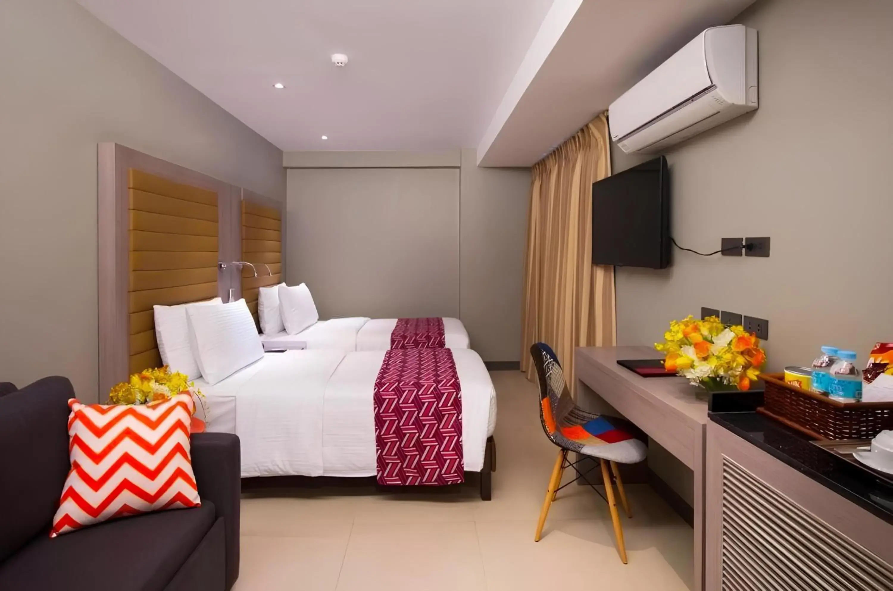 Deluxe Twin Room in Solace Hotel Deluxe Twin Room in Solace Hotel