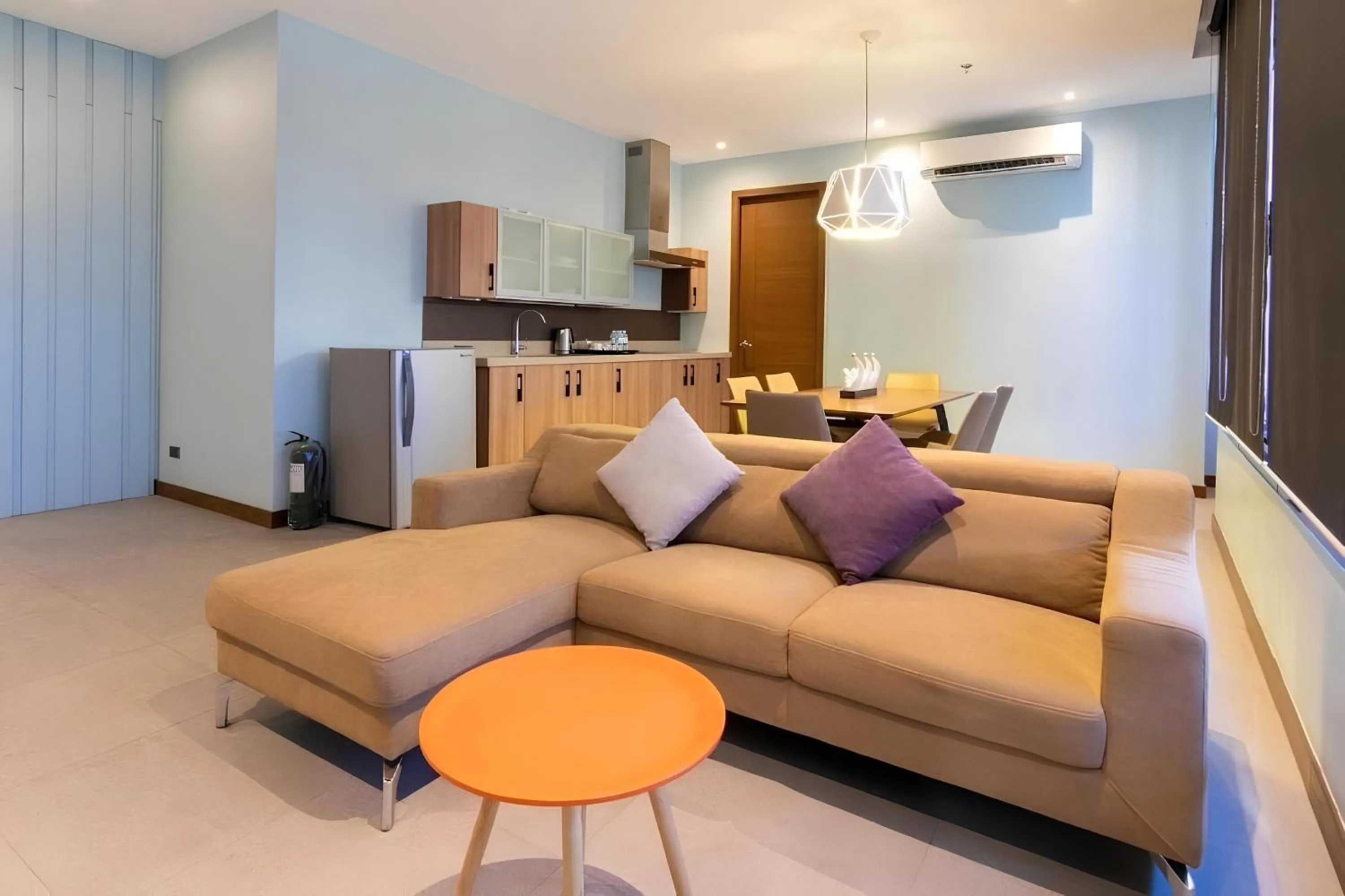 Living room in Solace Hotel