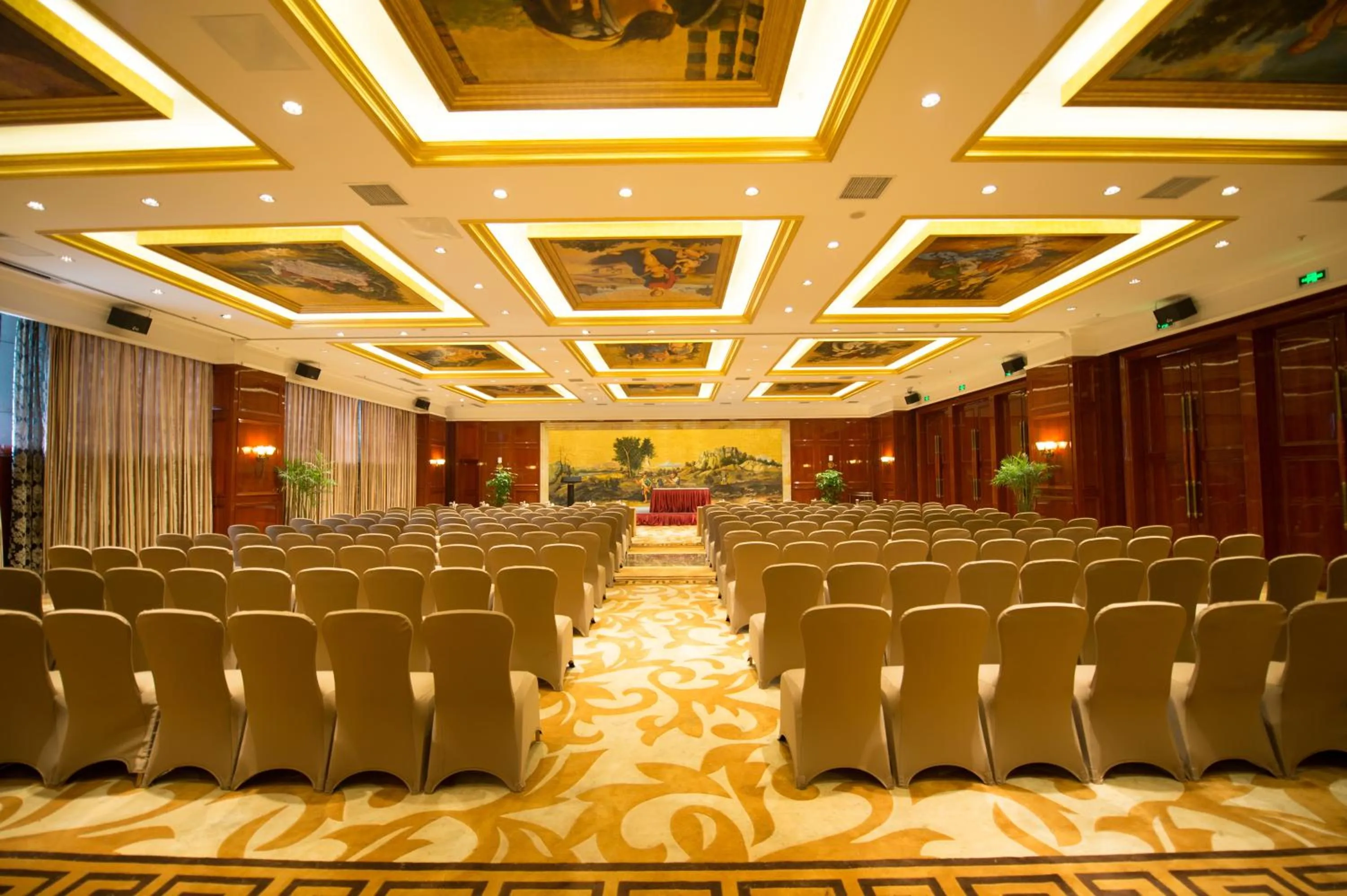 Business facilities in Huachen International Hotel