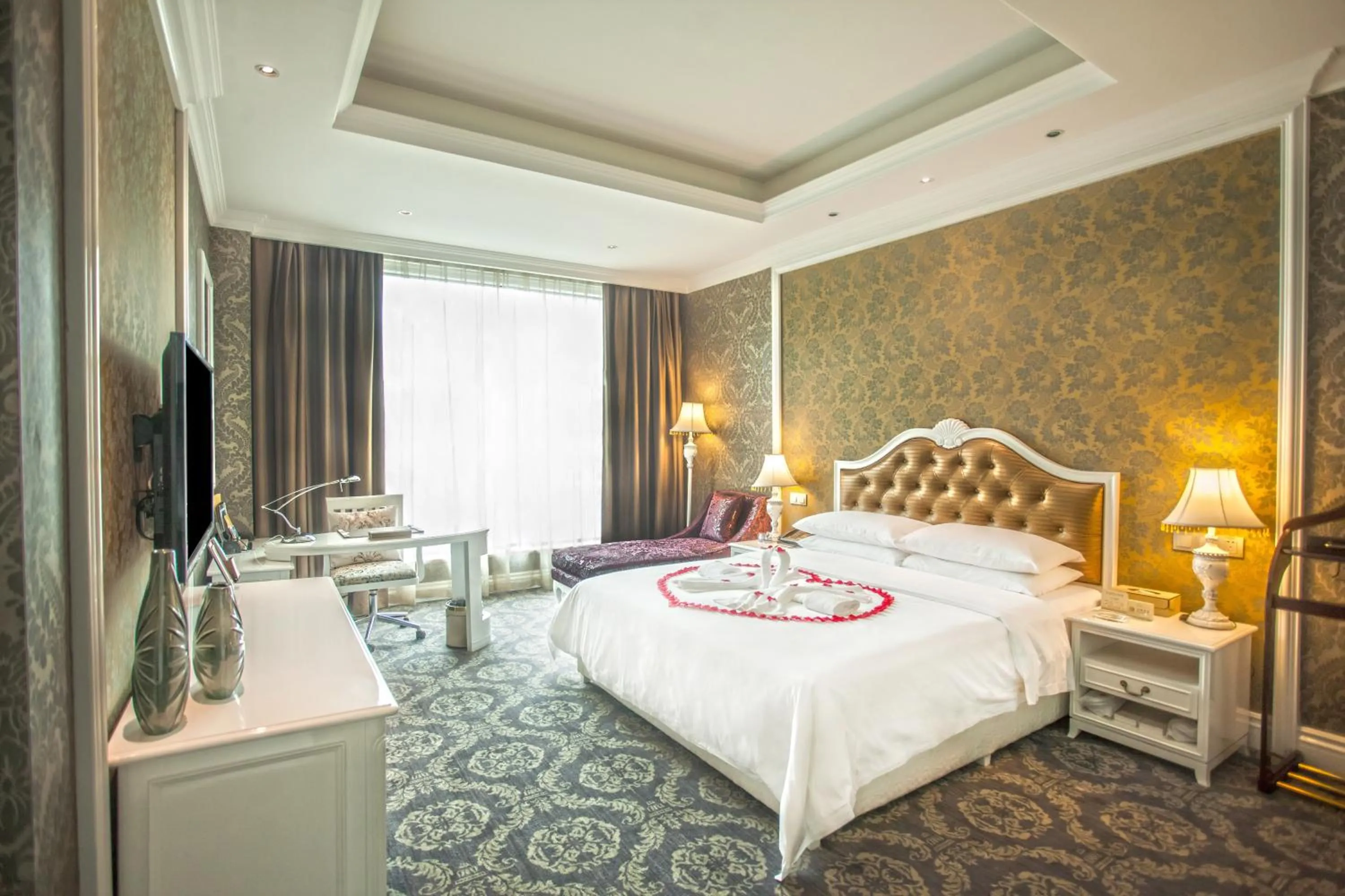 Photo of the whole room in Huachen International Hotel