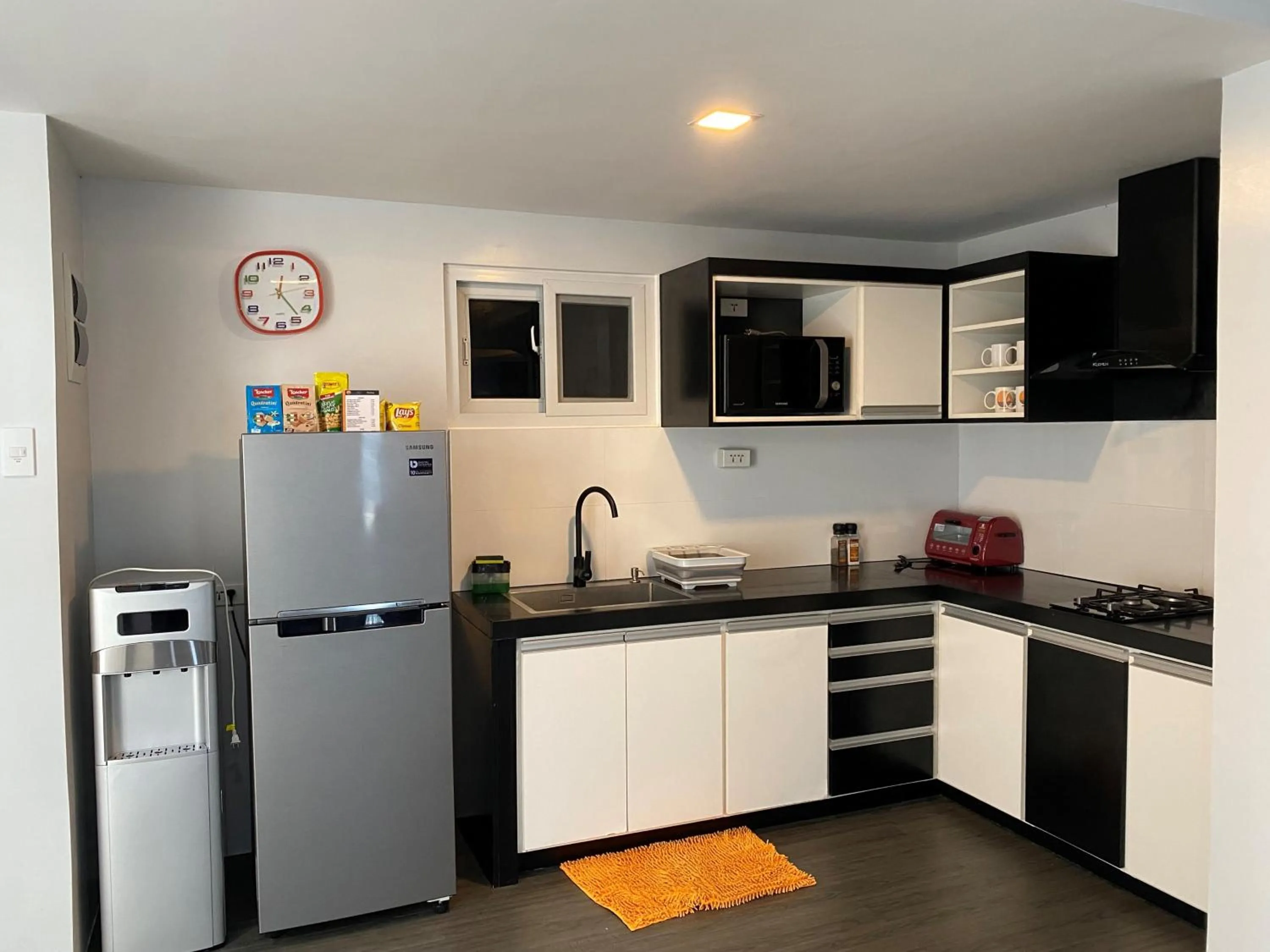 Kitchen or kitchenette in Lalaguna Villas Luxury Dive Resort and Spa
