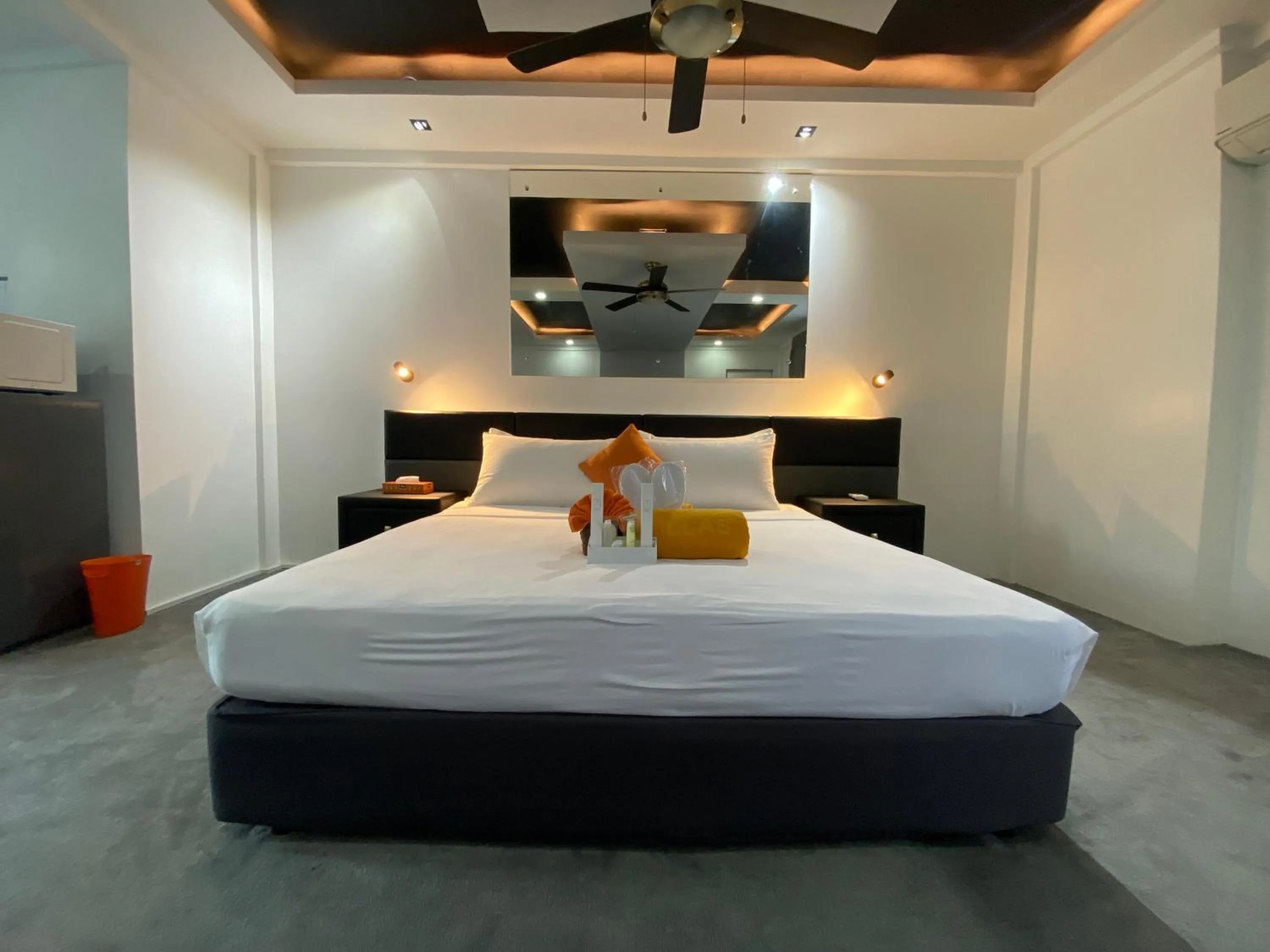 Bed in Lalaguna Villas Luxury Dive Resort and Spa