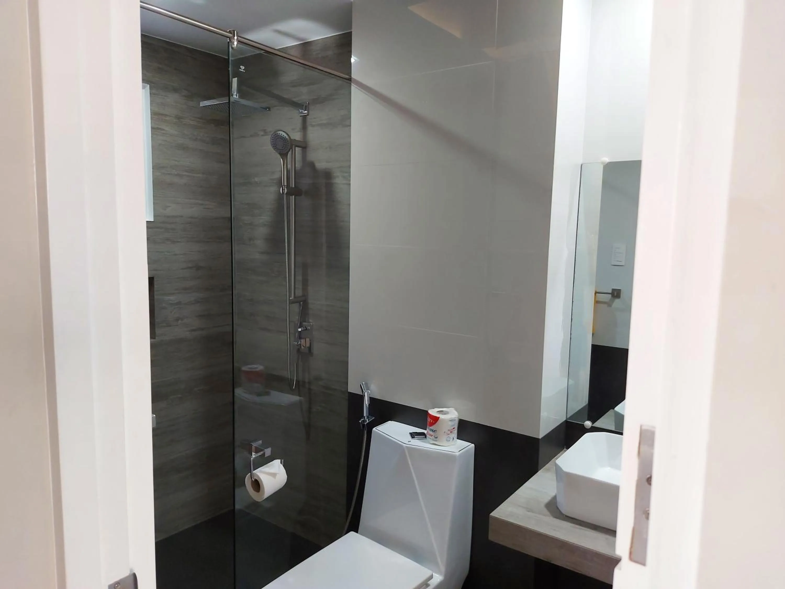 Bathroom in Lalaguna Villas Luxury Dive Resort and Spa