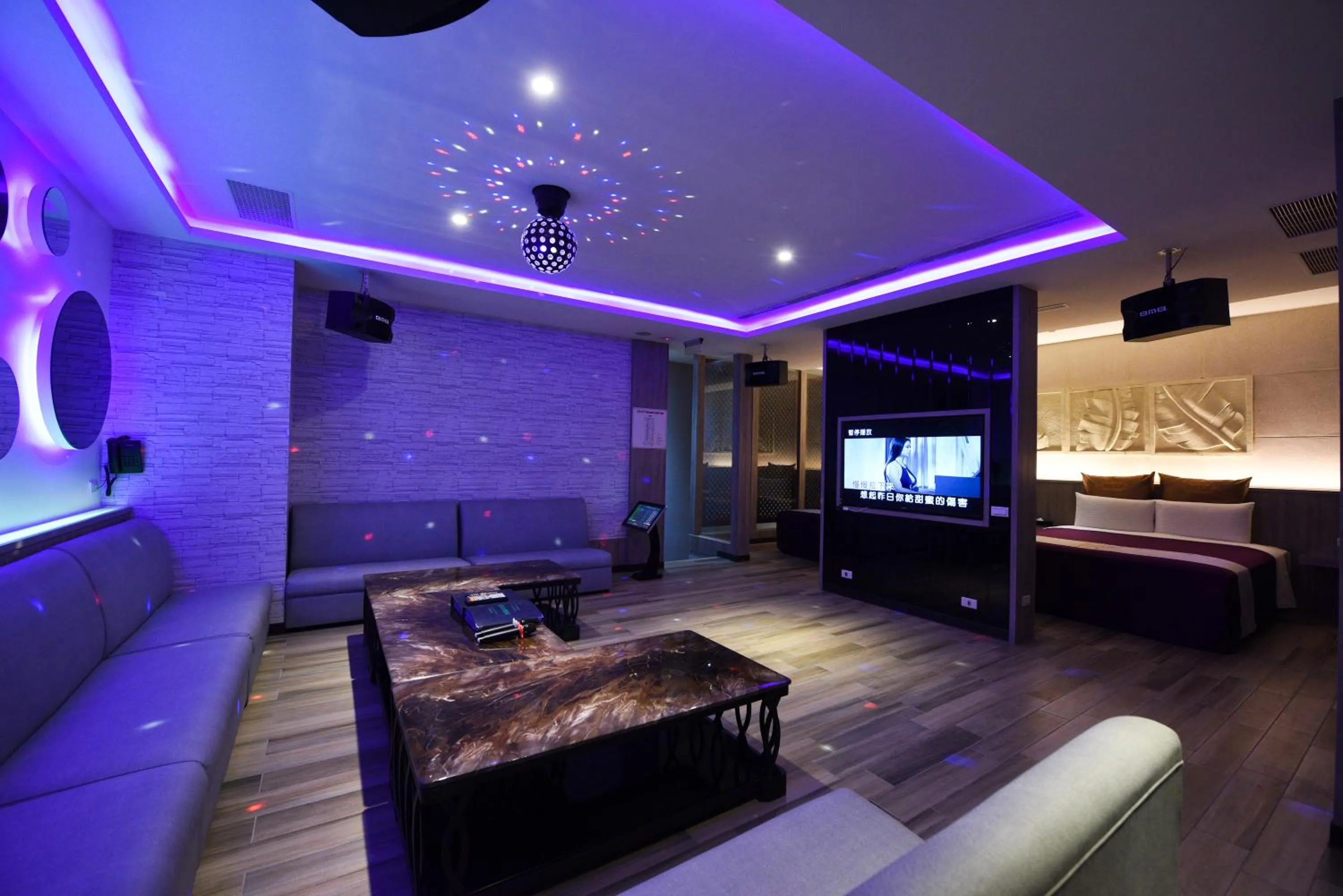 Bed in Belle Song Motel